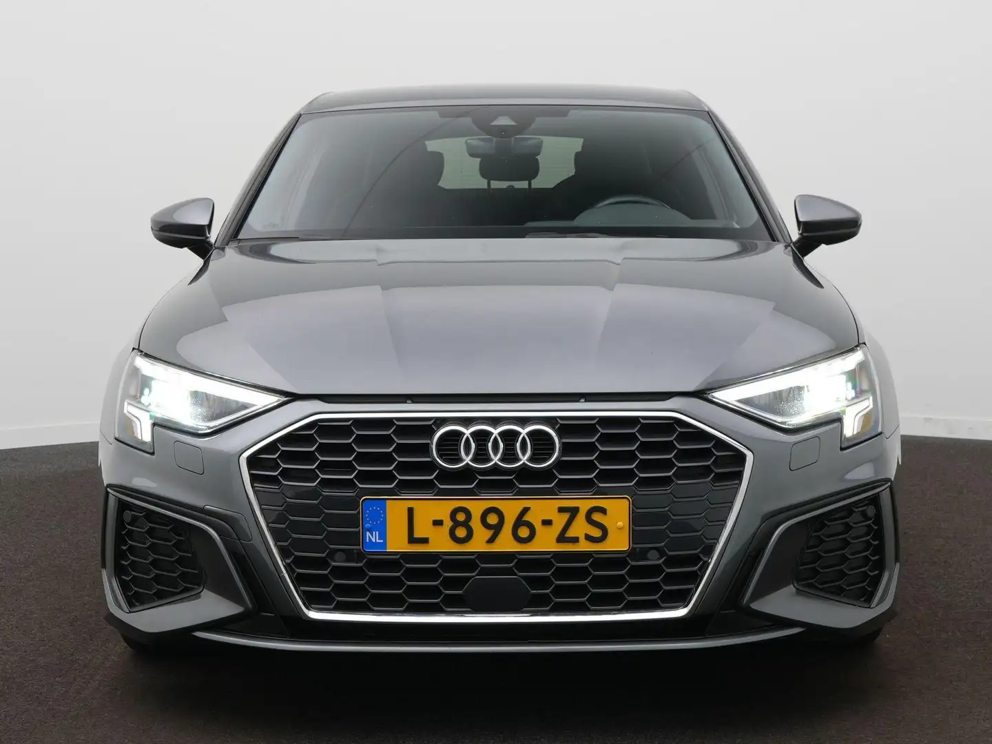 Audi A3 Sportback 35 TFSI S edition S-Line | Stoelverw. | Grijs - 2