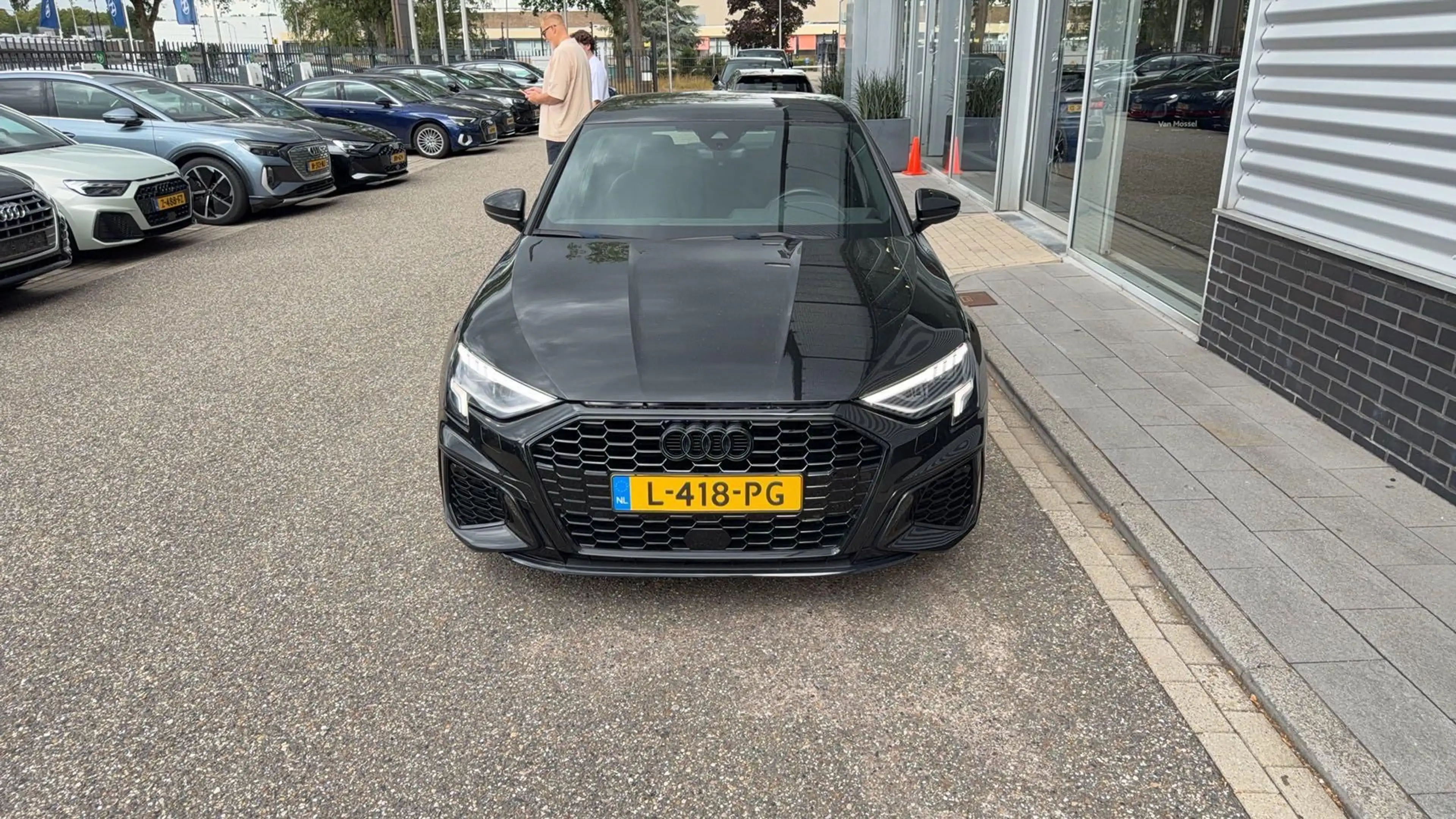 Audi A3 Sportback 30 TFSI S edition 110 PK | S-line | Auto — photo 2