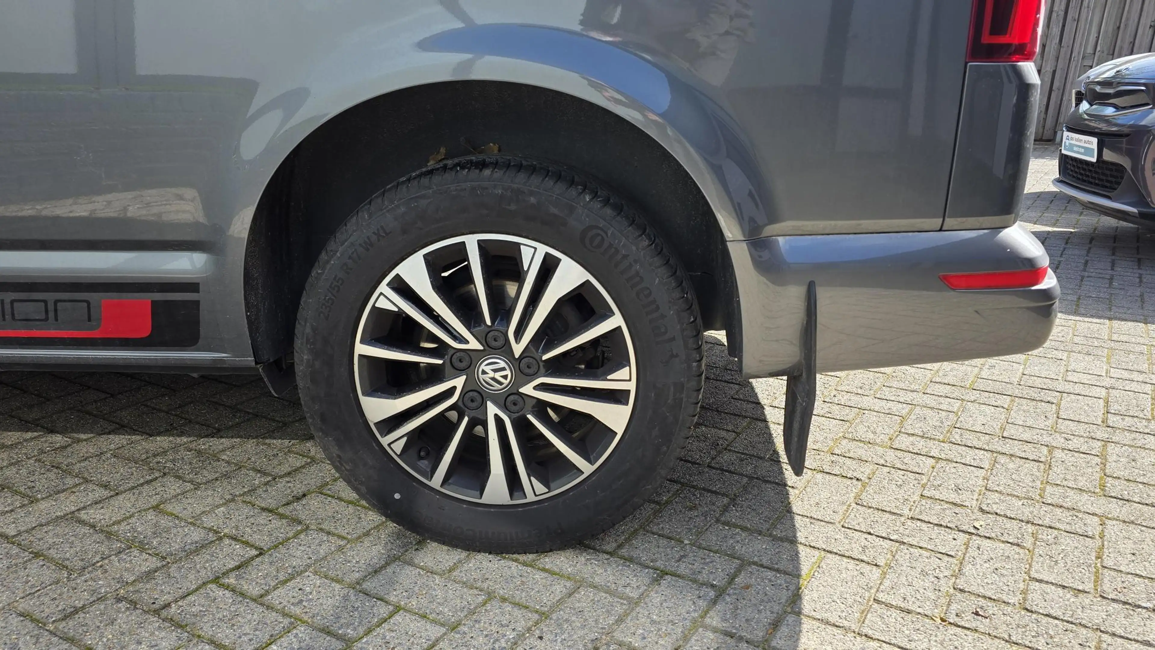 Volkswagen Transporter 2.0 TDI L1H1 GB Highline Edition 2 — photo 11
