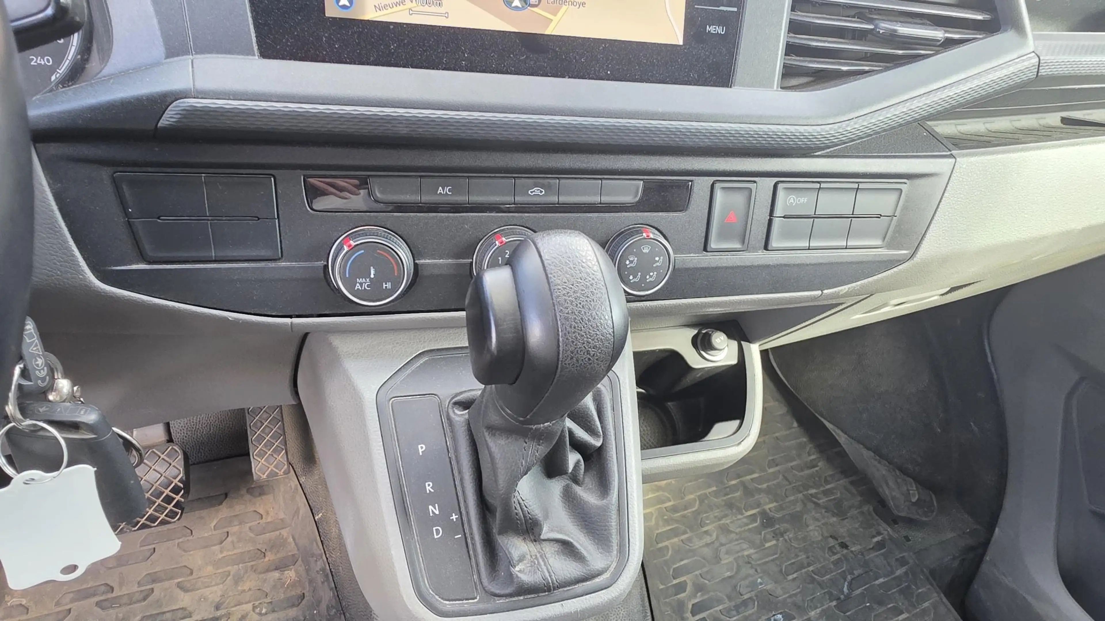 Volkswagen Transporter 2.0 TDI L1H1 GB Highline Edition 2 — photo 20