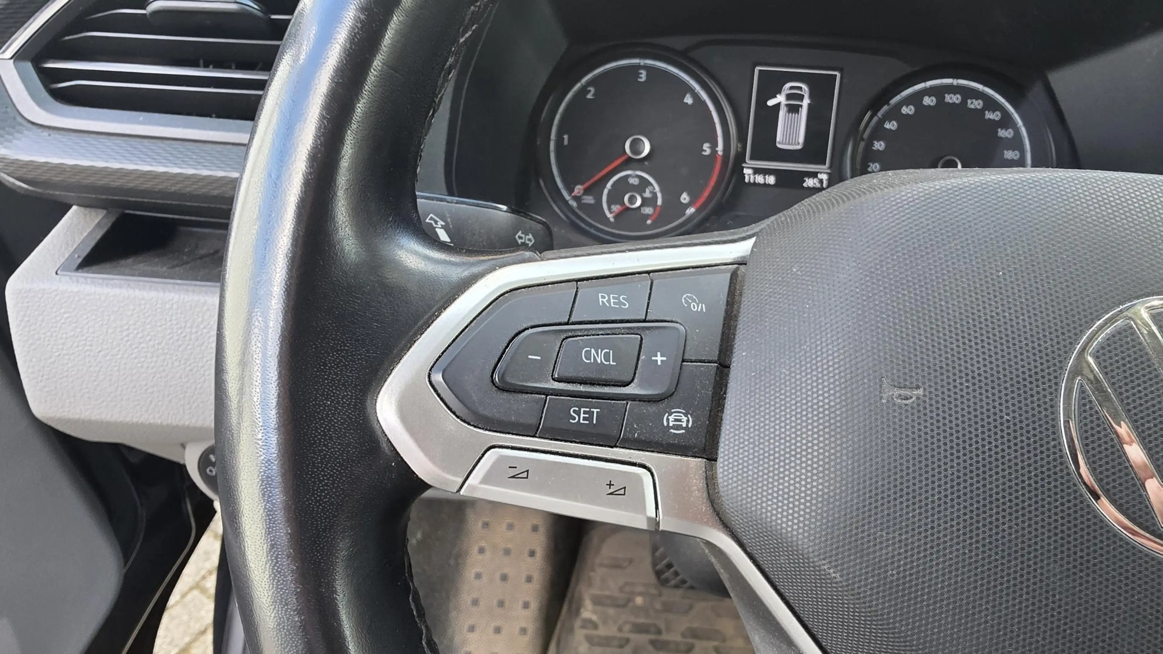 Volkswagen Transporter 2.0 TDI L1H1 GB Highline Edition 2 — photo 15