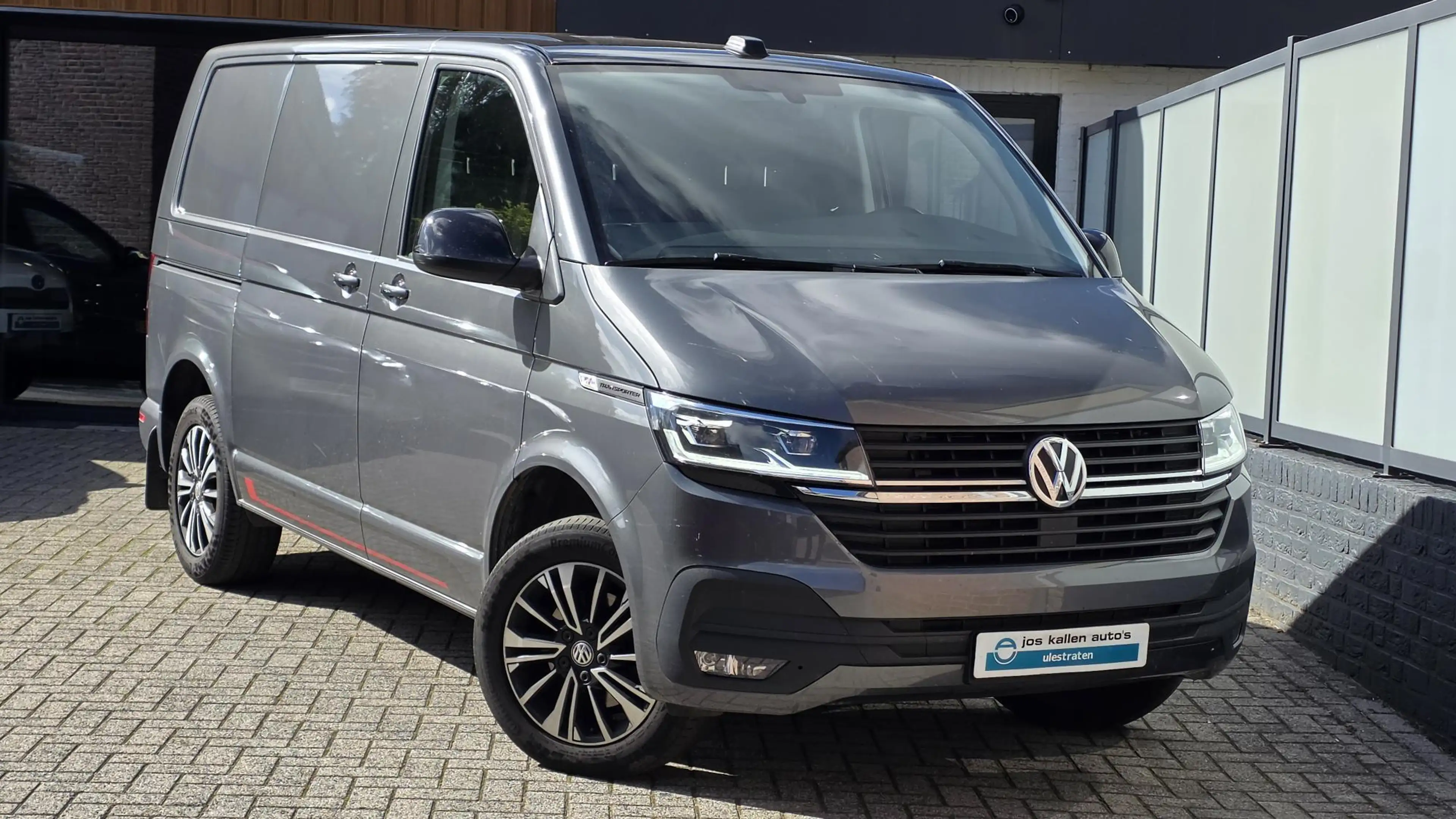 Volkswagen Transporter 2.0 TDI L1H1 GB Highline Edition 2