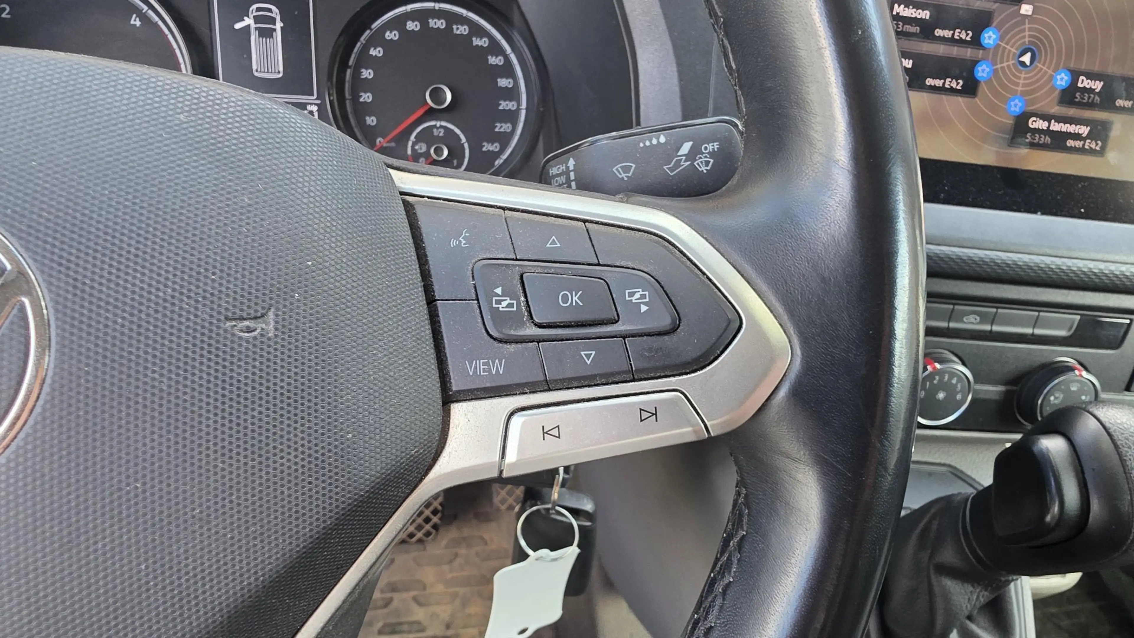 Volkswagen Transporter 2.0 TDI L1H1 GB Highline Edition 2 — photo 16