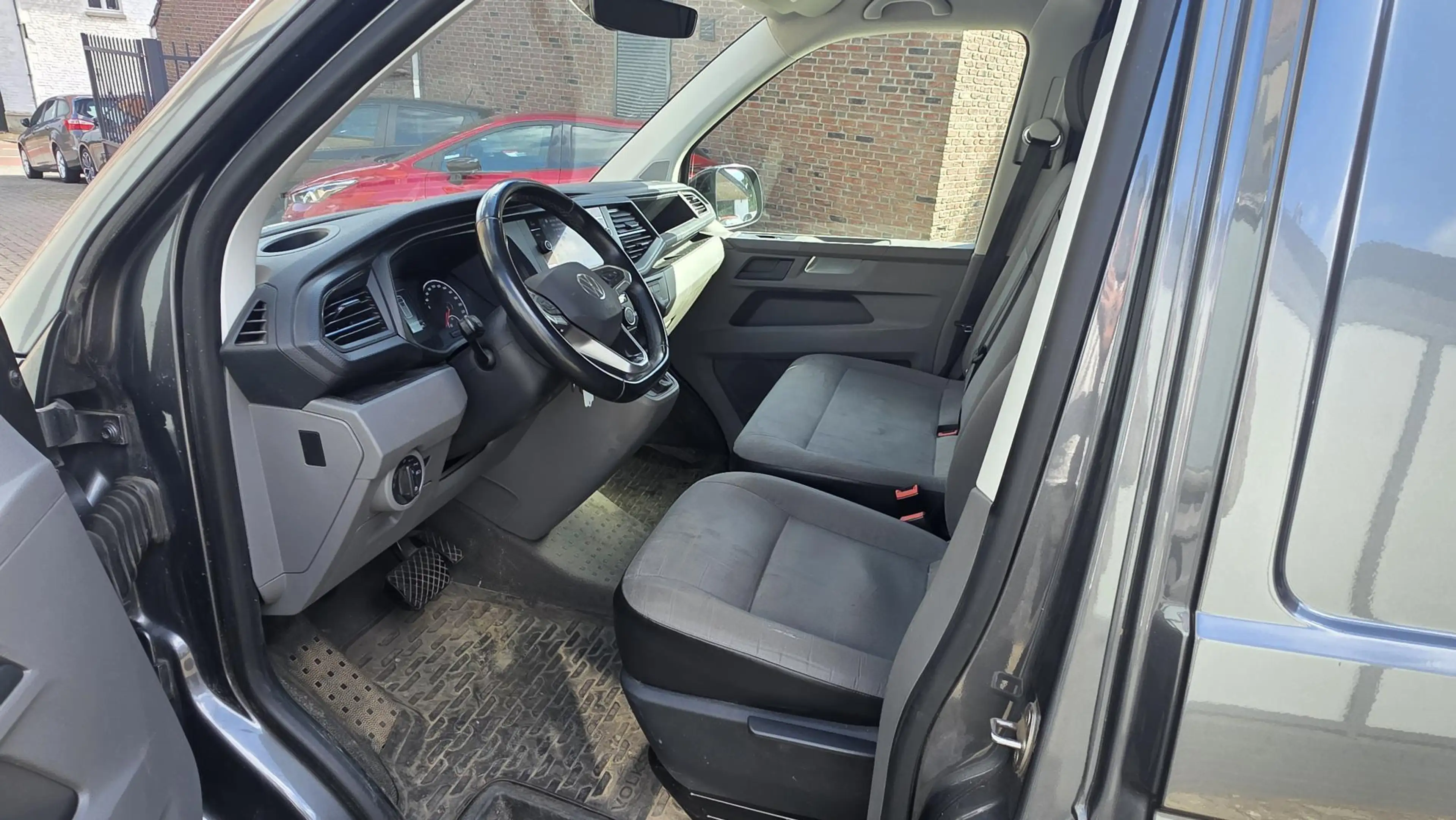 Volkswagen Transporter 2.0 TDI L1H1 GB Highline Edition 2 — photo 13