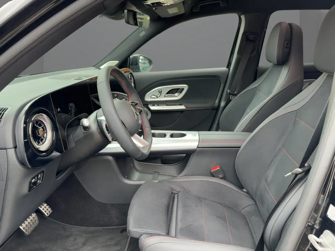 Mercedes-Benz GLB 250 GLB 250+EQ AMG-Line/Burmester-3D/360/Keyless-Go 6