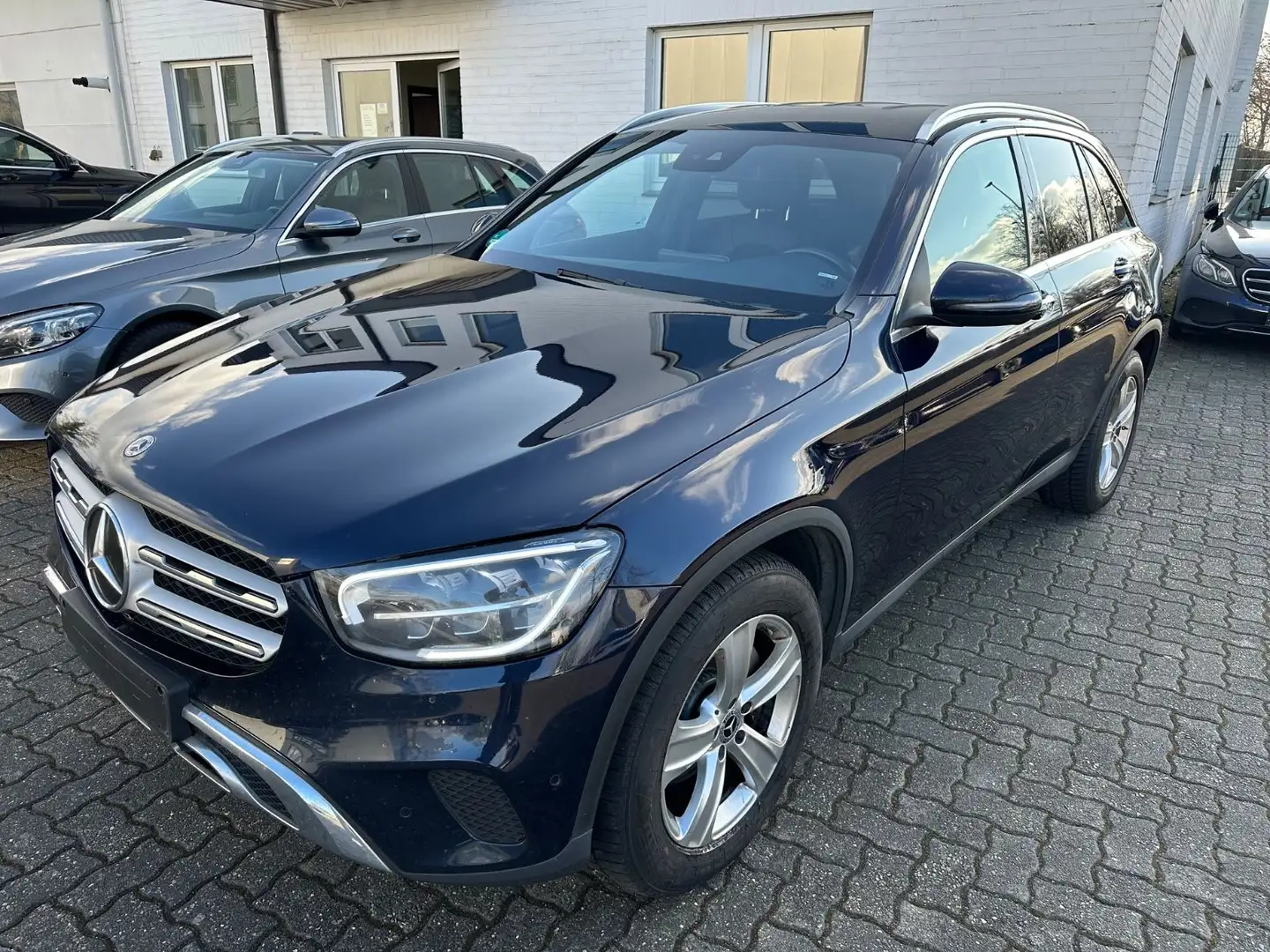 Mercedes-Benz GLC 300 d 4M AMG Line Int. AHK Kamera LED Blau - 1