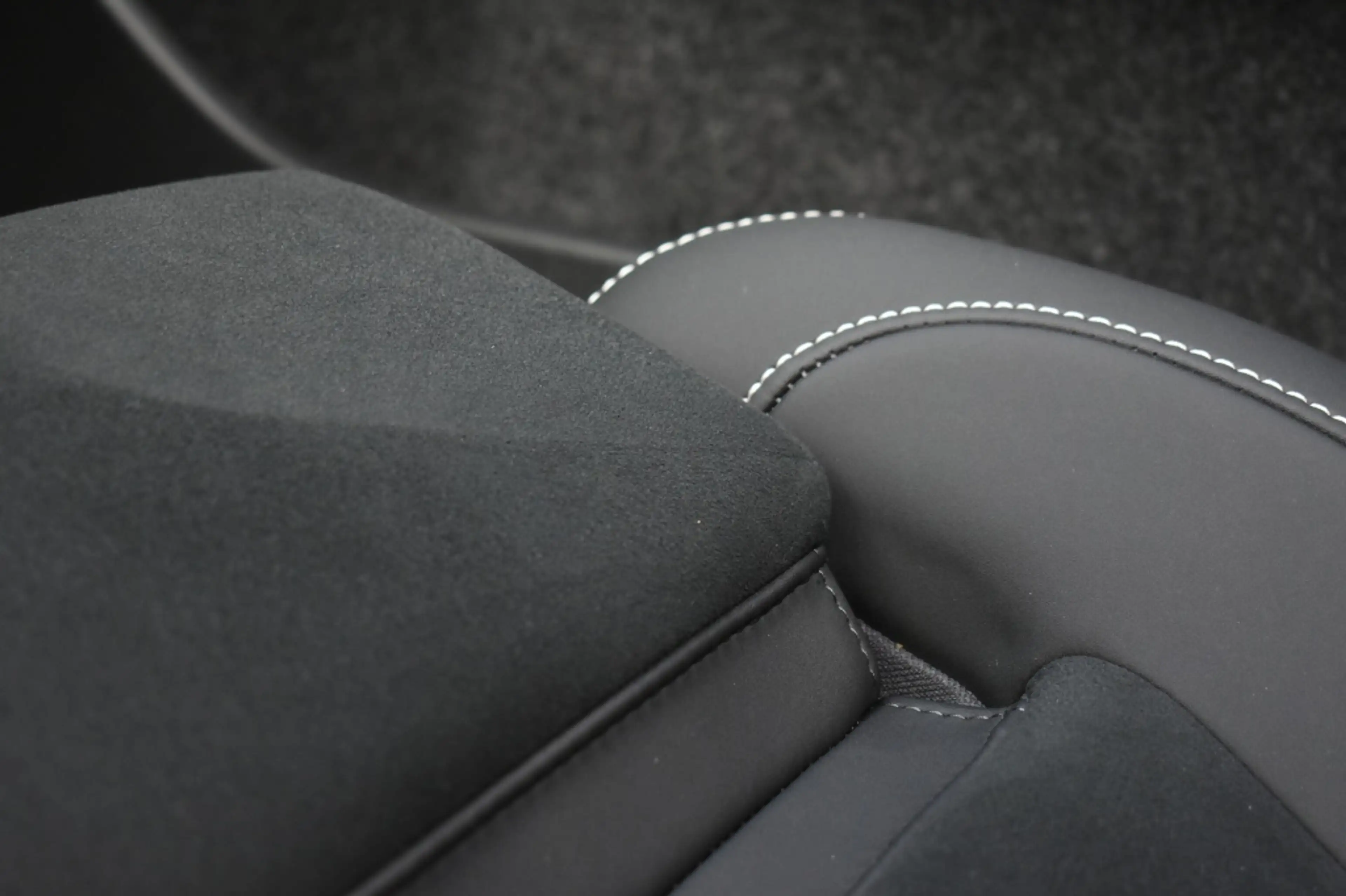 Volvo EX40 Twin Performance 442pk/82kWh Ultra Black Edition | — photo 35