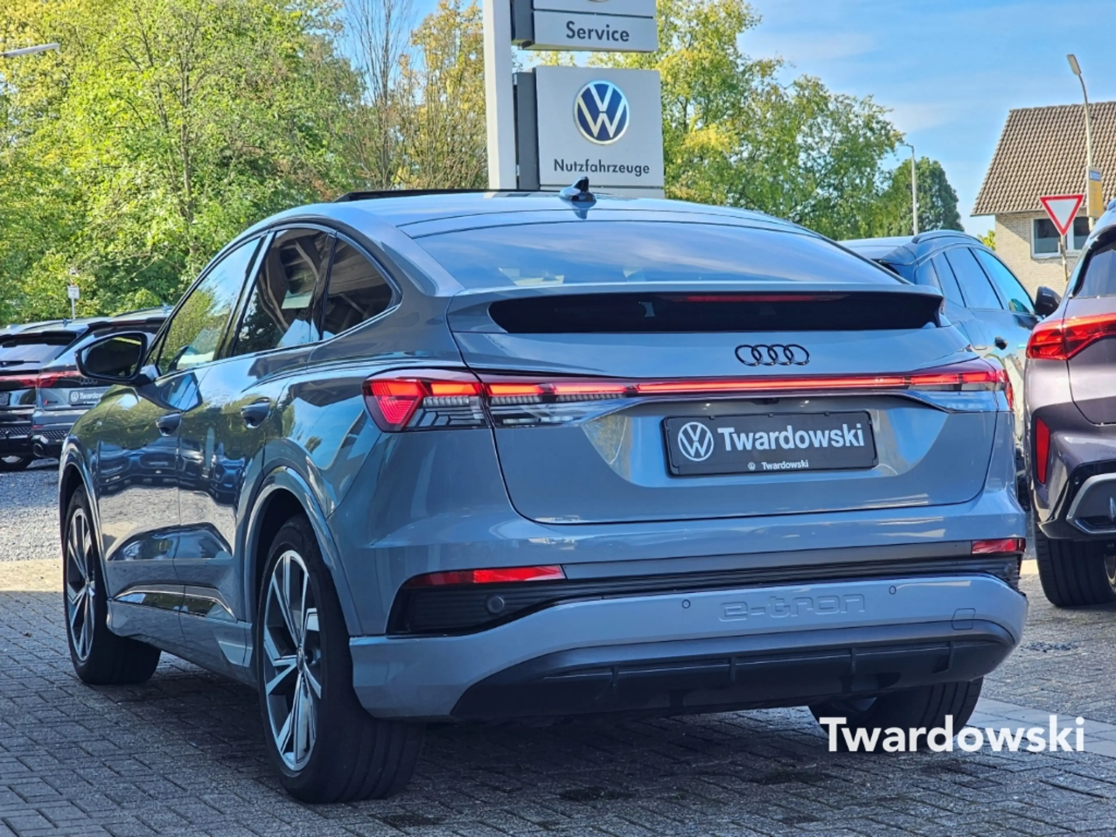 Audi Q4 e-tron e-tron Sportback 35 S line Matrix Pano Sonos — photo 4
