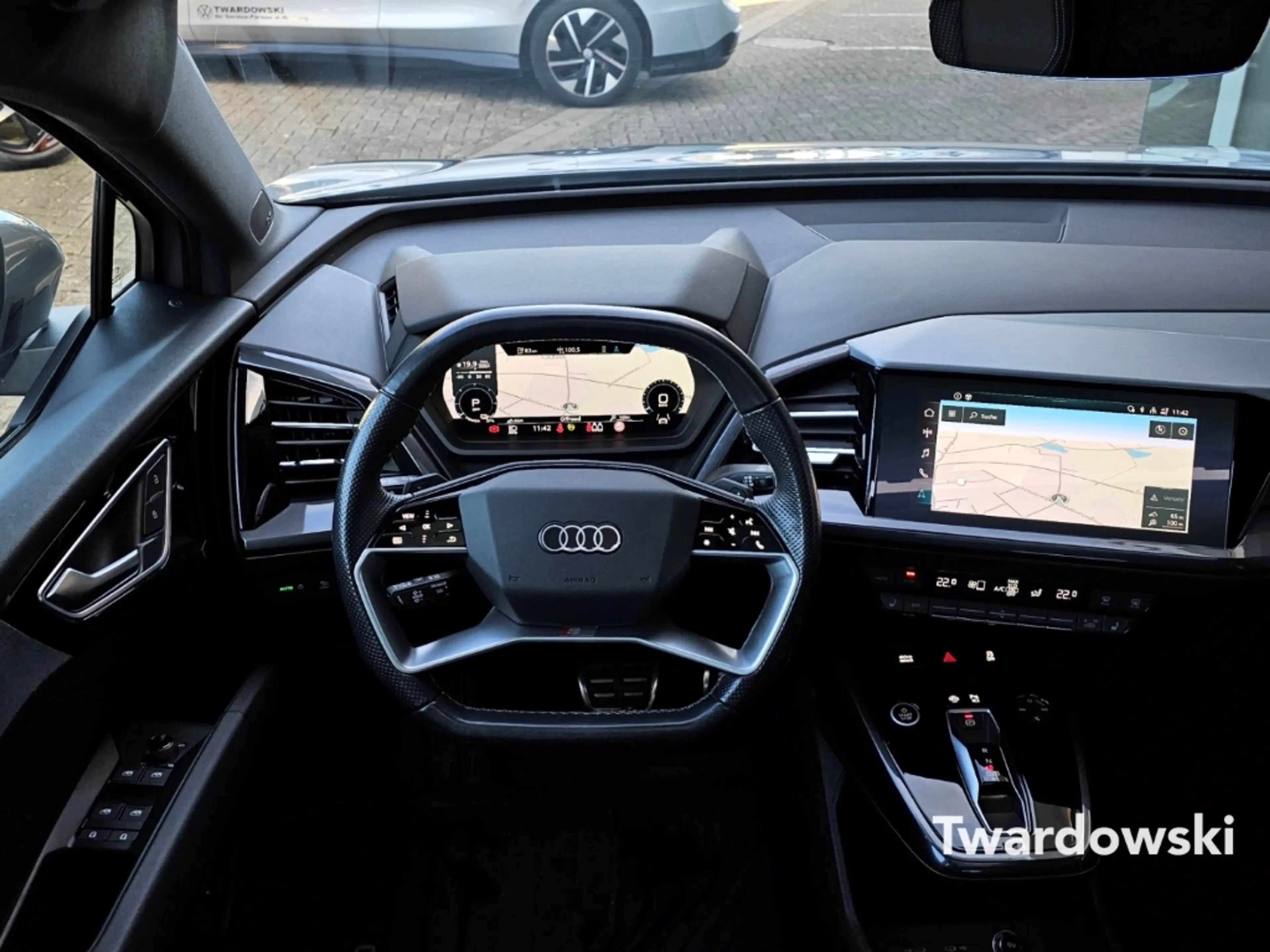 Audi Q4 e-tron e-tron Sportback 35 S line Matrix Pano Sonos — photo 11