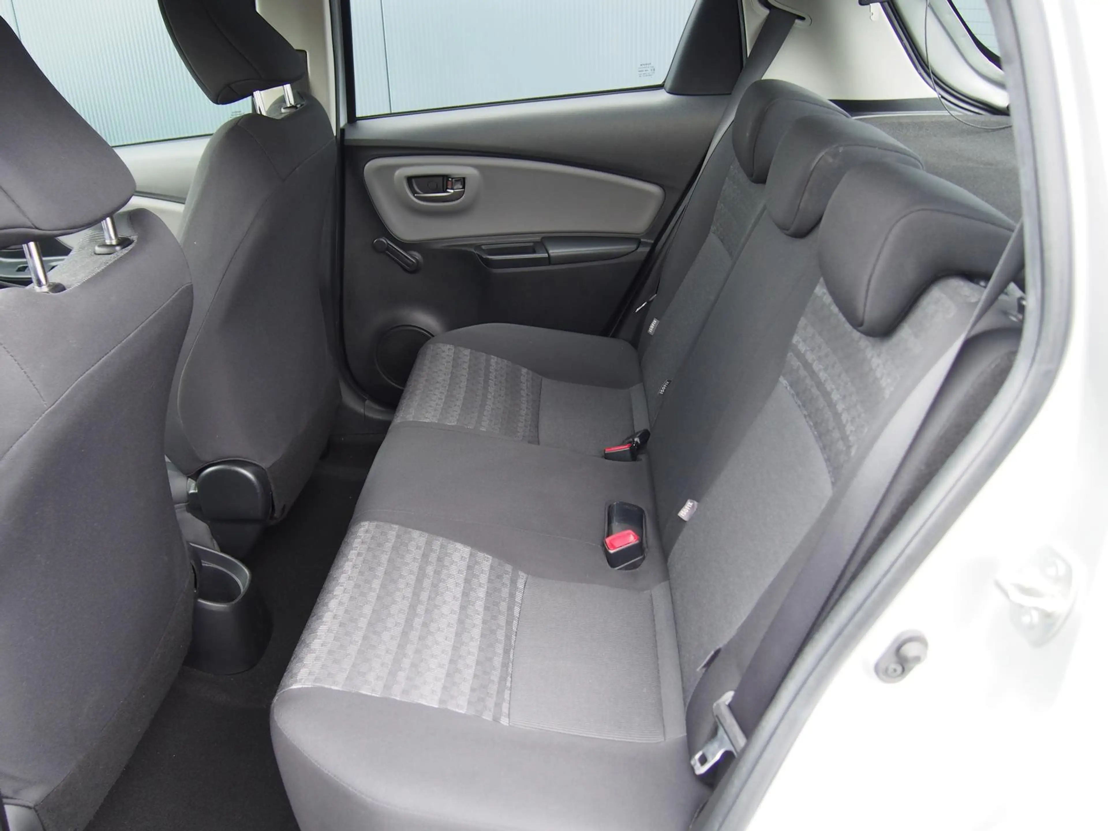 Toyota Yaris Comfort 1,33 Allwetter+Klima+USB+RFK — photo 11