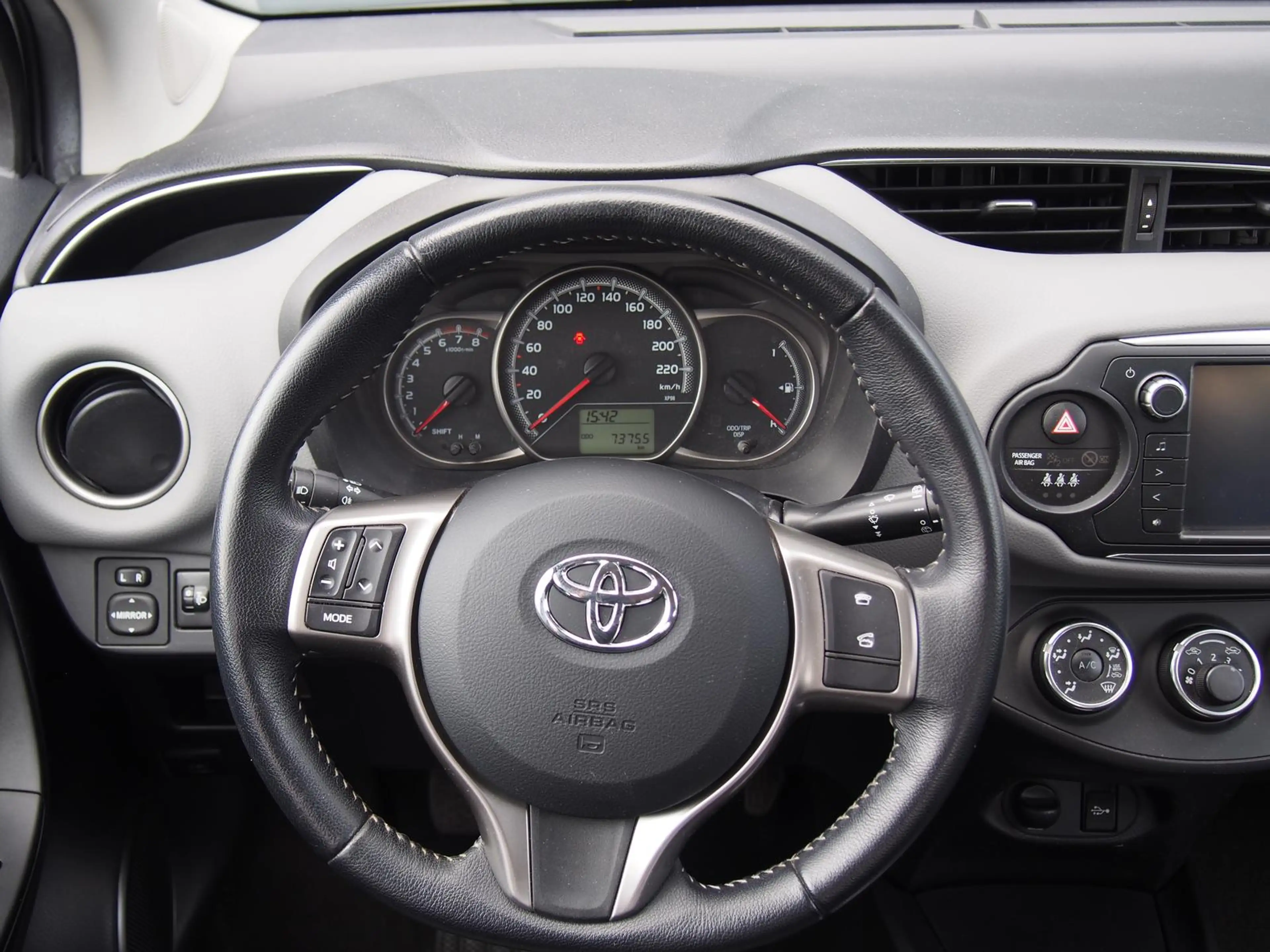 Toyota Yaris Comfort 1,33 Allwetter+Klima+USB+RFK — photo 8
