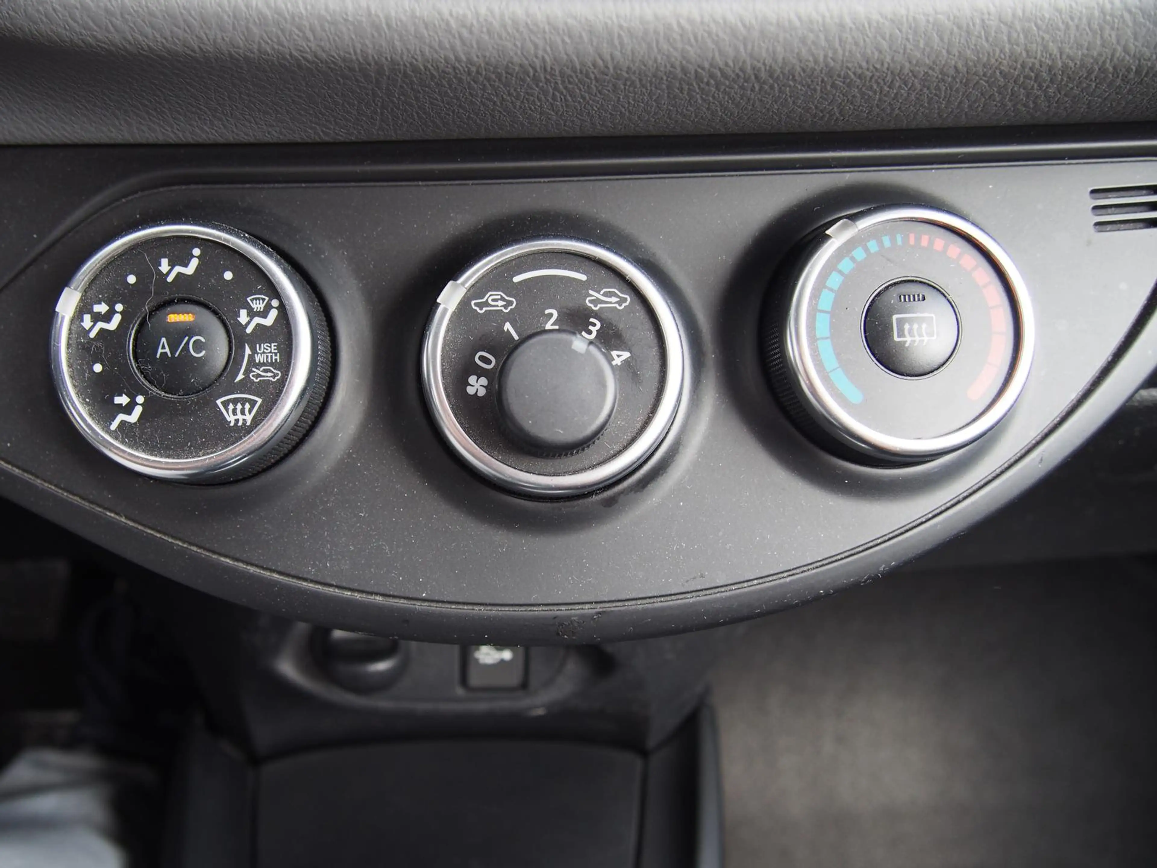 Toyota Yaris Comfort 1,33 Allwetter+Klima+USB+RFK — photo 10