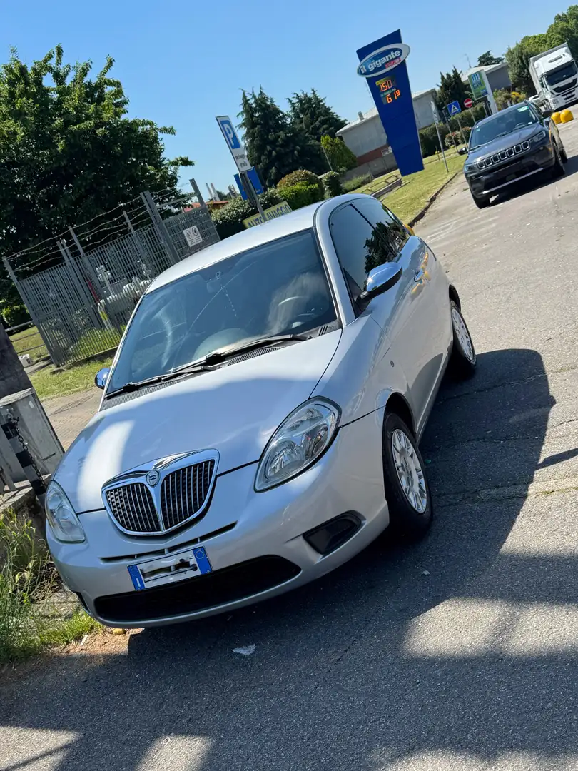 Lancia Ypsilon 1.2 8v Argento - 1