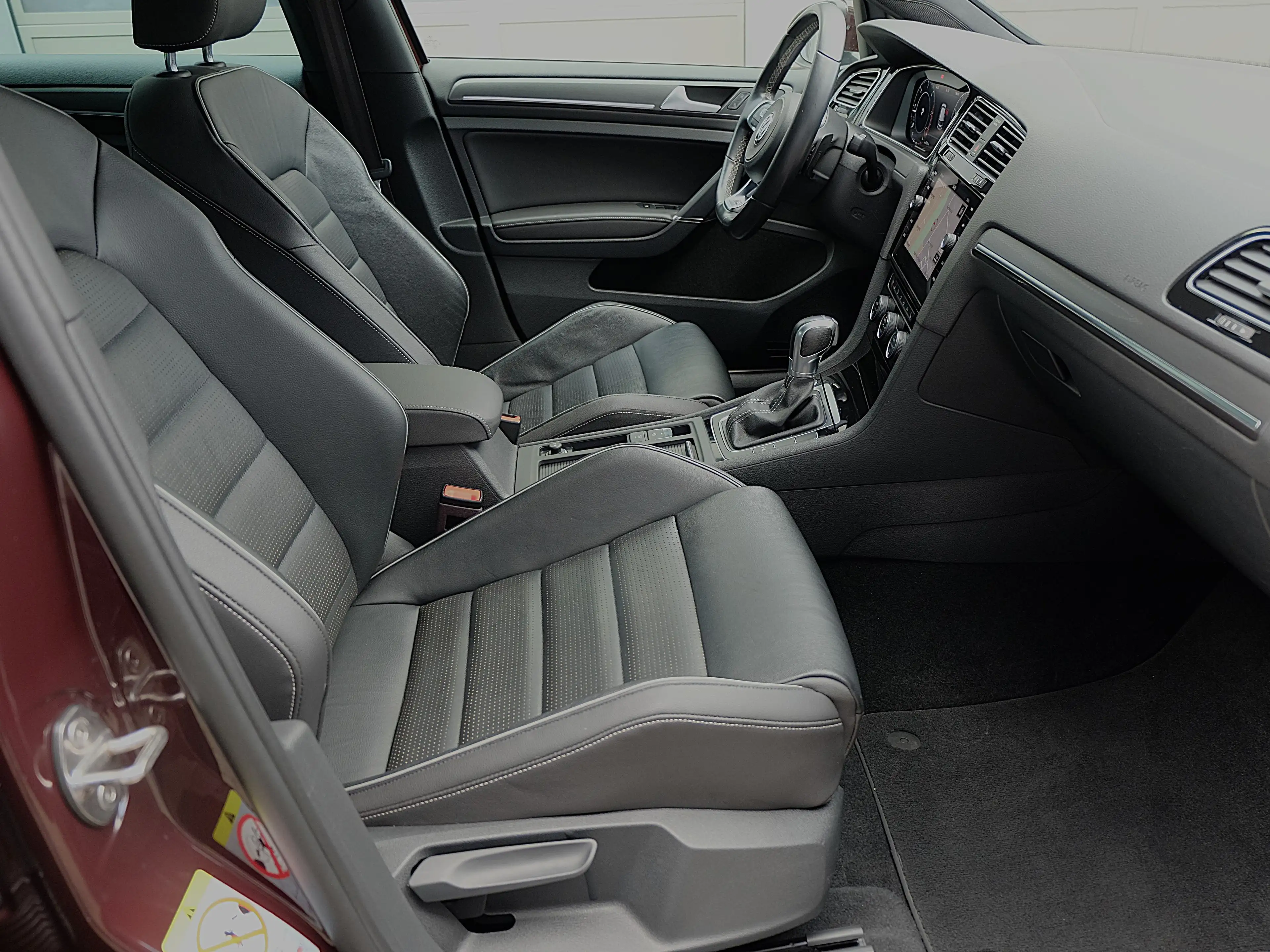 Volkswagen Golf GTD Neuwertiger Golf mit Super Ausstattung !!! — photo 6