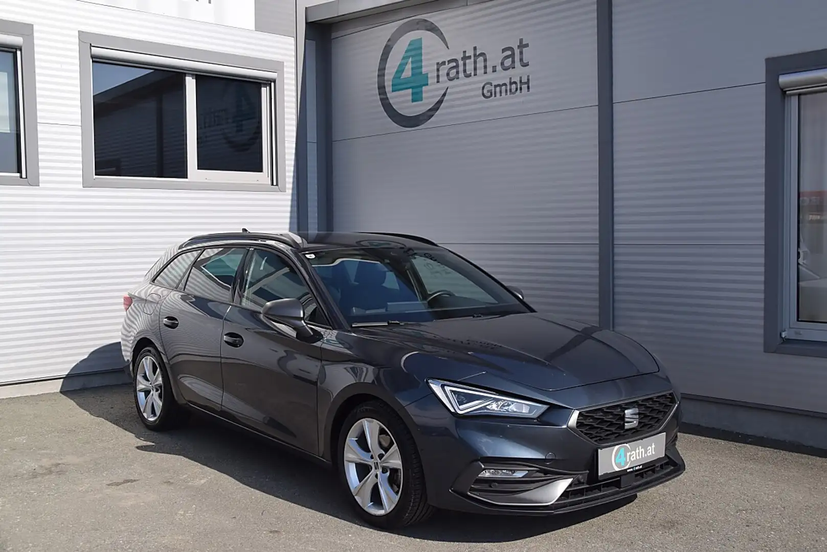 SEAT Leon SP 1,0 eTSI ACT FR DSG ACC/LED//RFK Grau - 1