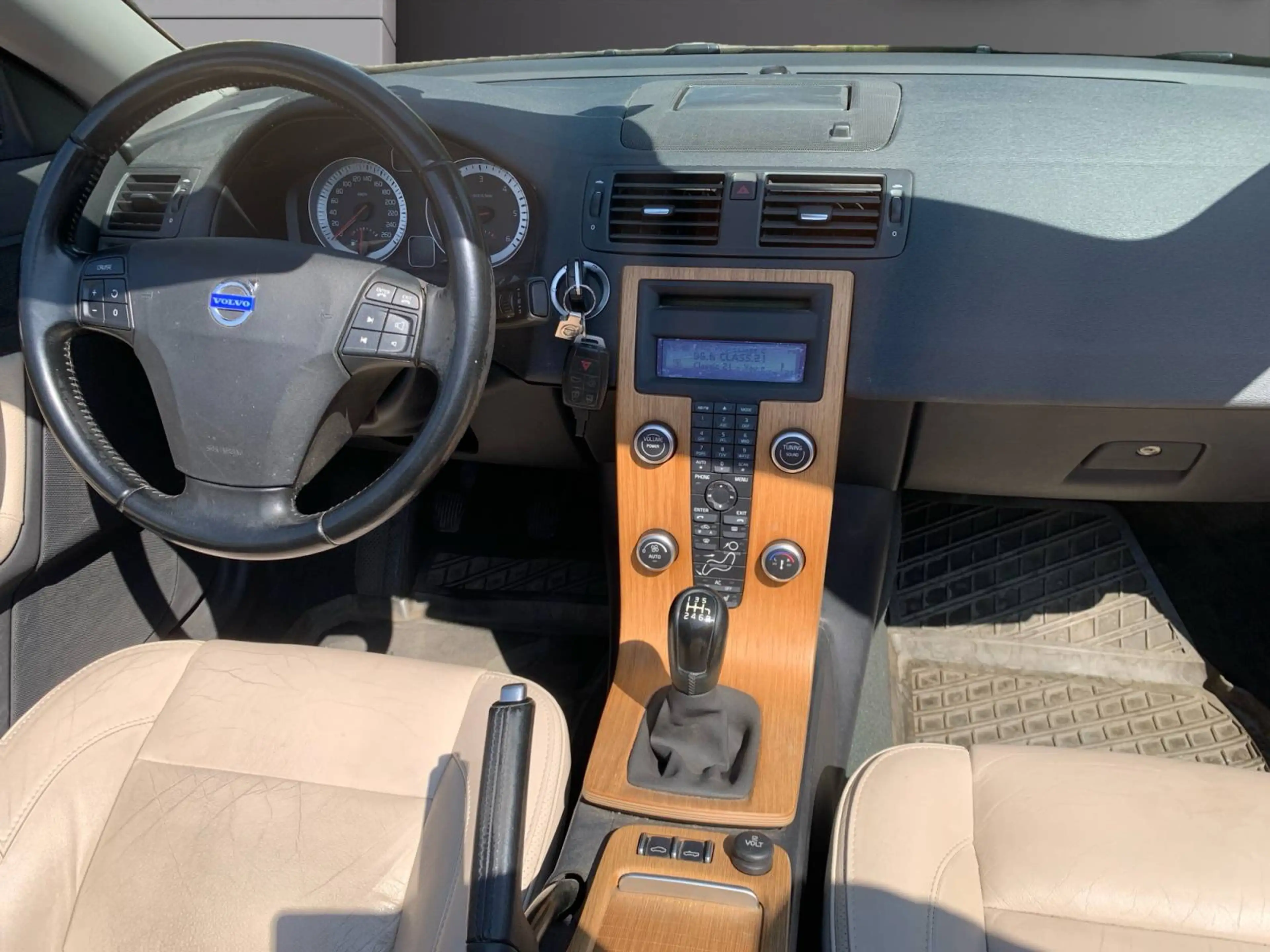Volvo C70 C70 Cabriolet D3 - 2.0 - 5 Cylindres ! — photo 2