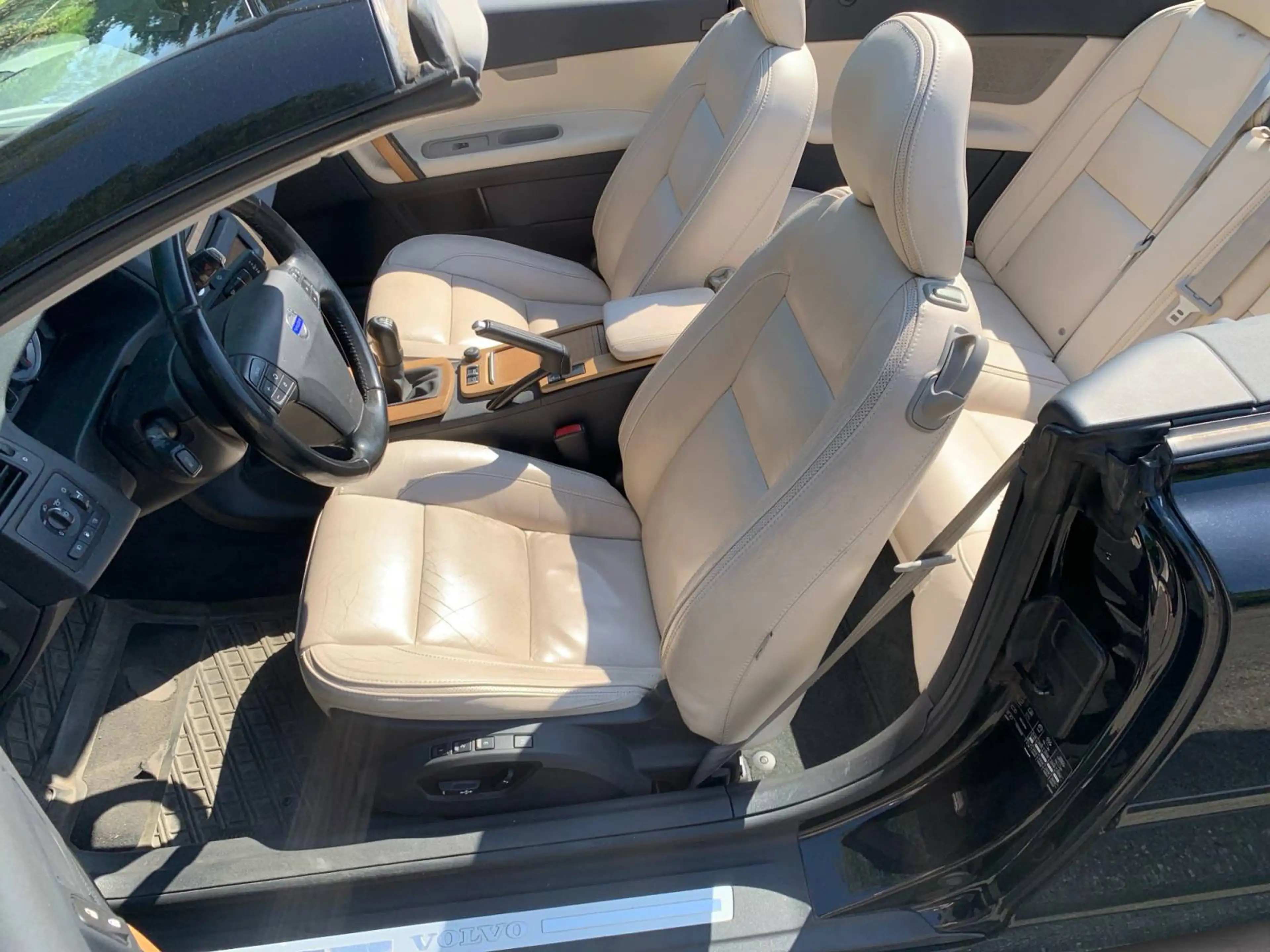 Volvo C70 C70 Cabriolet D3 - 2.0 - 5 Cylindres ! — photo 9