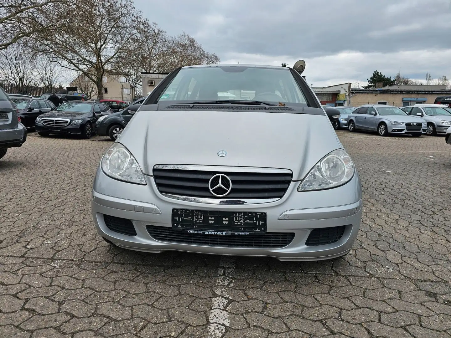 Mercedes-Benz A 170 *Automatik*PDC*Klima*TMP Срібний - 2