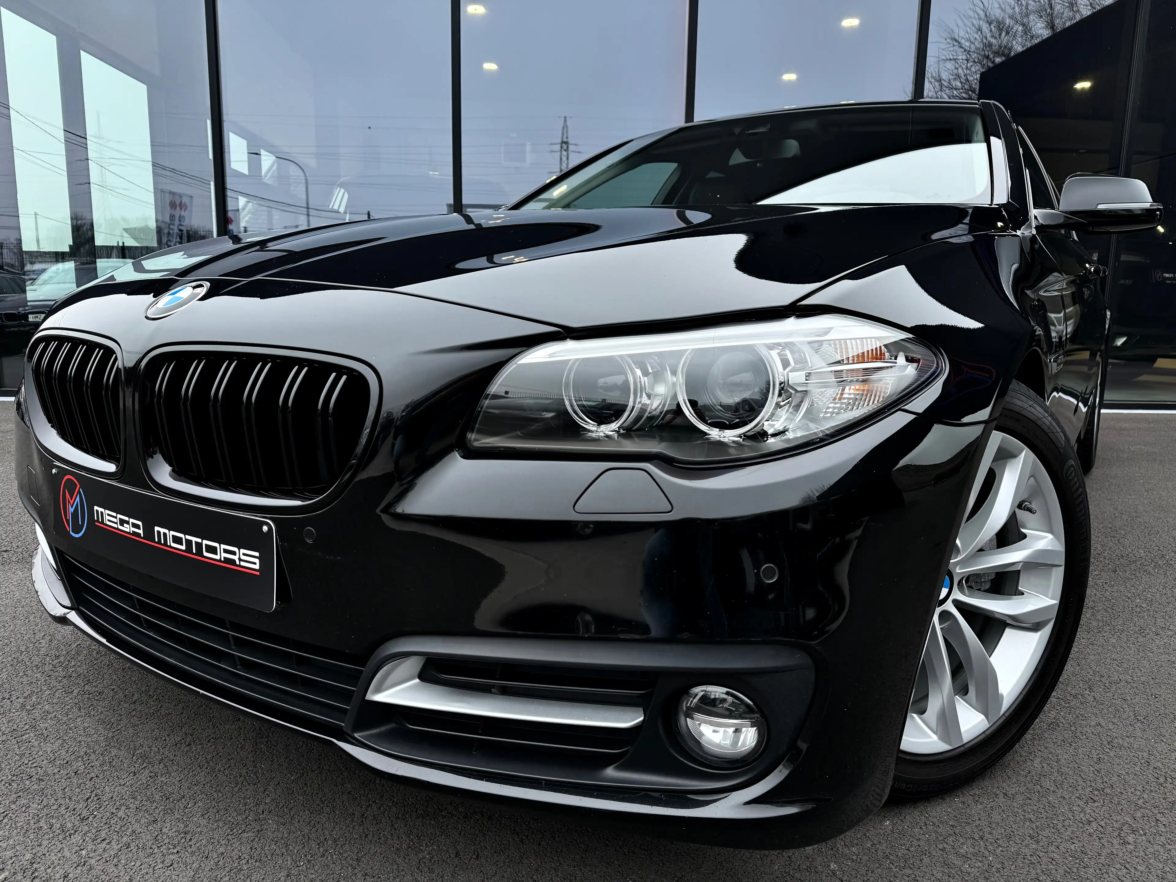 BMW 518 dA 150CV B.AUTO8 COCKPIT NAVi CUiR Bi-XENON HUD++ — photo 3