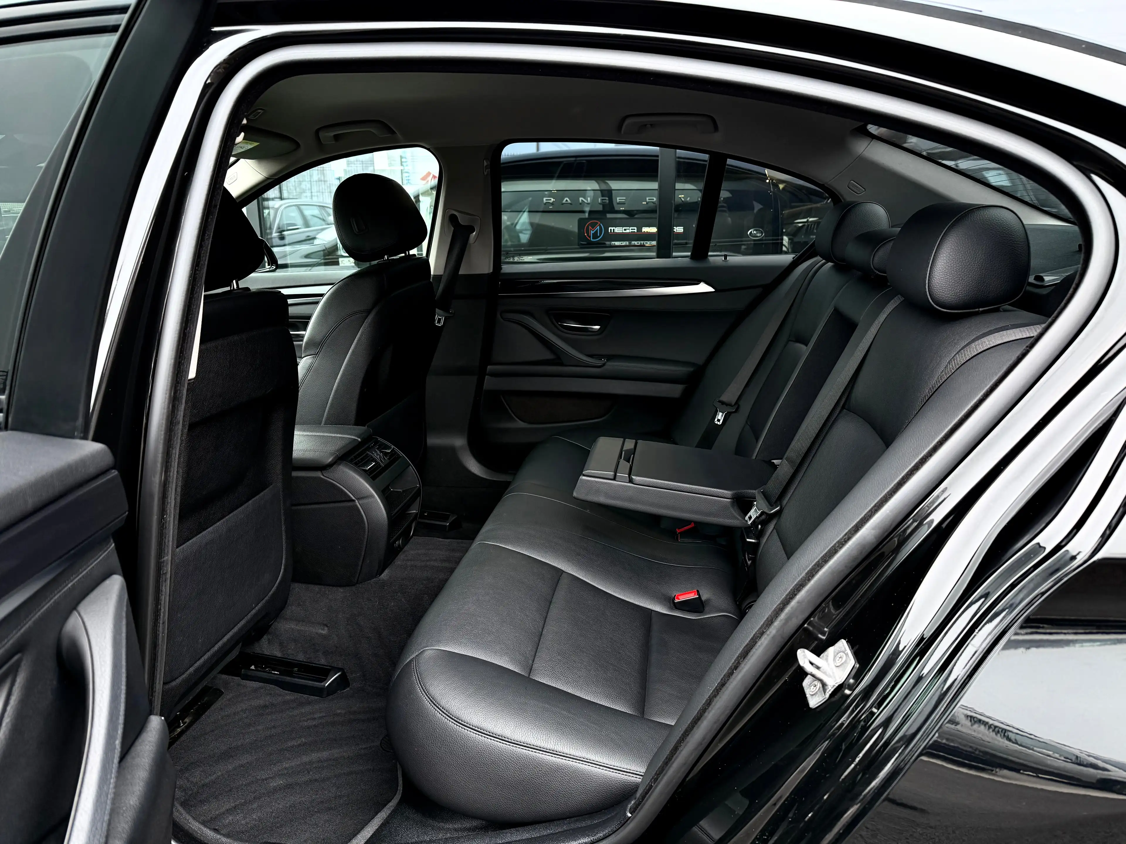BMW 518 dA 150CV B.AUTO8 COCKPIT NAVi CUiR Bi-XENON HUD++ — photo 14