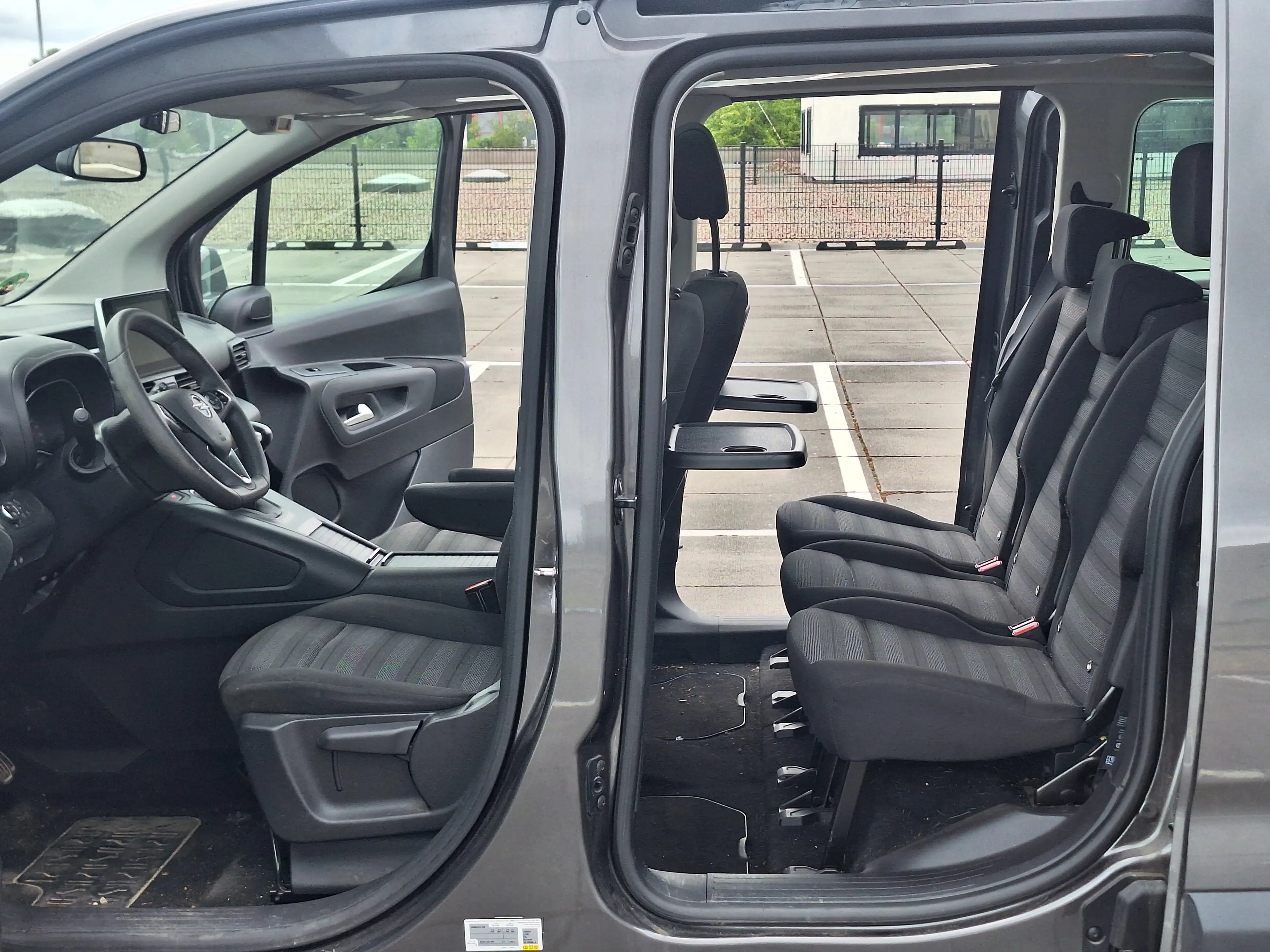 Opel Combo Life 1.2 T. L1H1 Edition — photo 15
