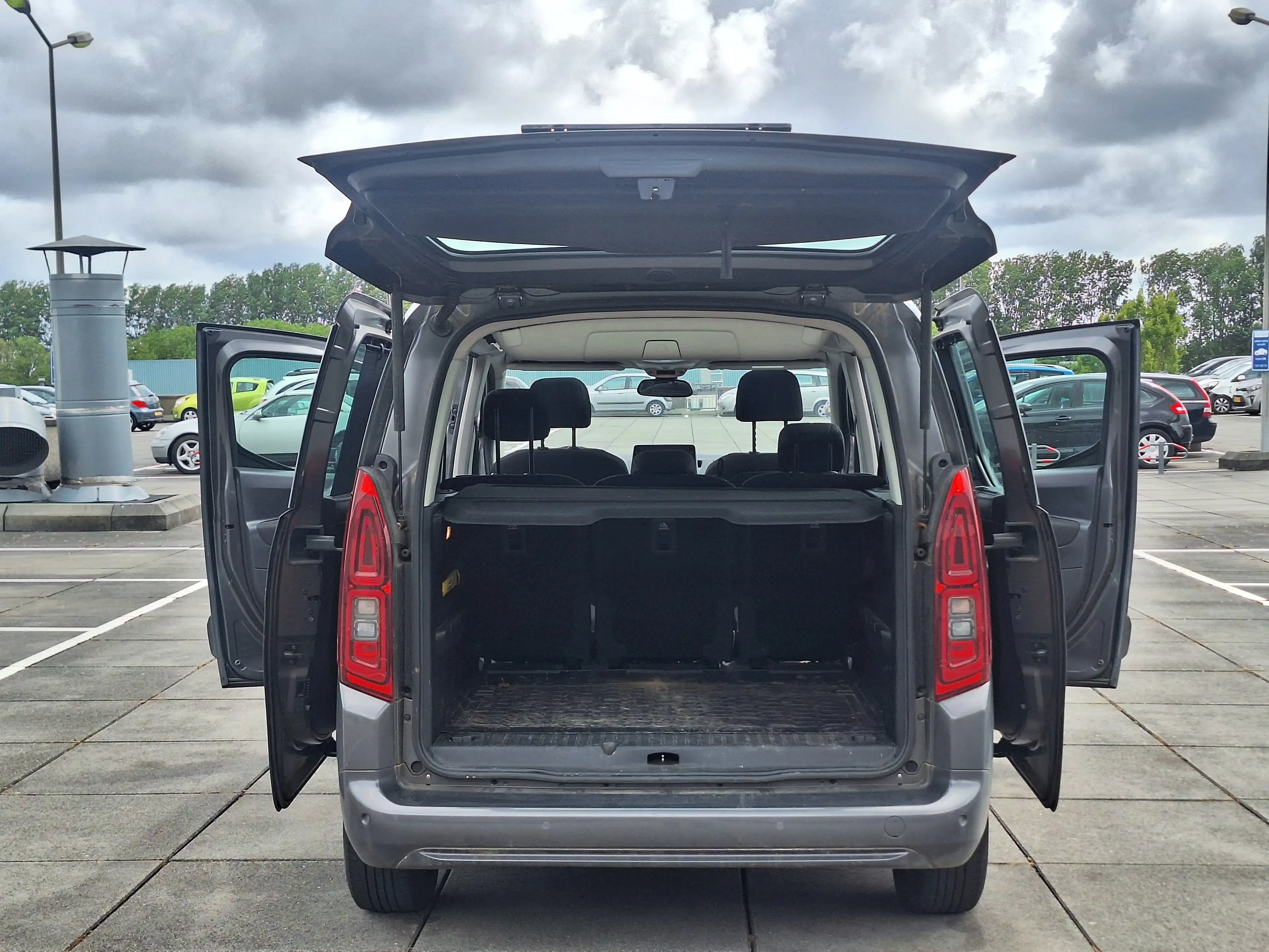 Opel Combo Life 1.2 T. L1H1 Edition — photo 8