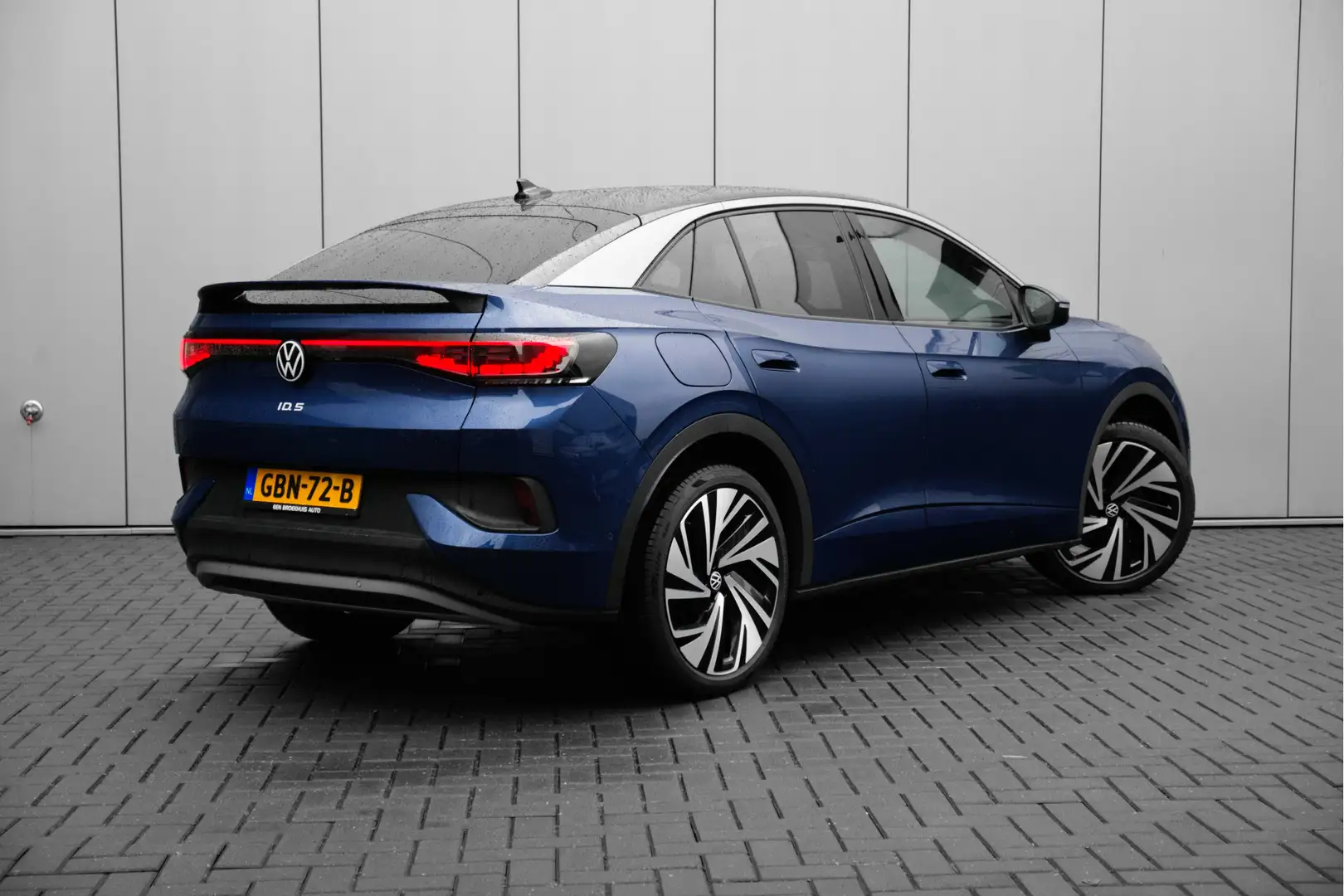 Volkswagen ID.5 Pro Business 77 kWh | Zwart Dak | 21" Narvik | Ass Blauw - 2
