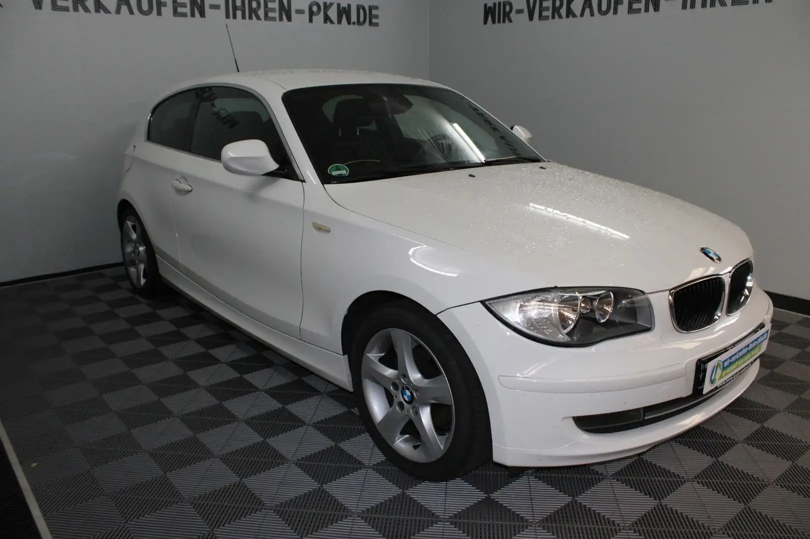 BMW 116 i Lim. TÜV 05-26 8x Räder Mängel Bitte Lesen Белый - 1