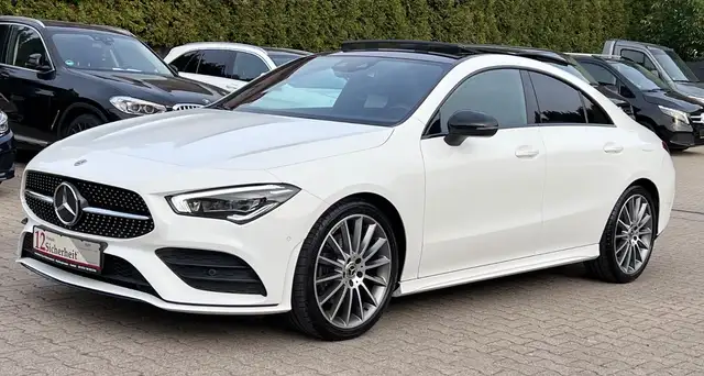 Mercedes-Benz CLA 200 7G DCT AMG LINE PANONDACH 19LM R.CAM PDC