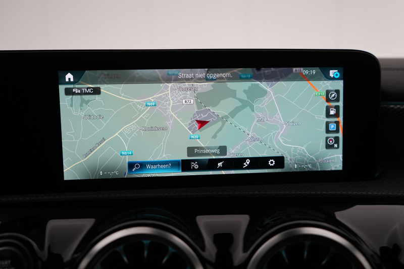 Mercedes-Benz CLA 180 SB Business Solution Luxury LEDER/CUIR LED GPS PDC — photo 15