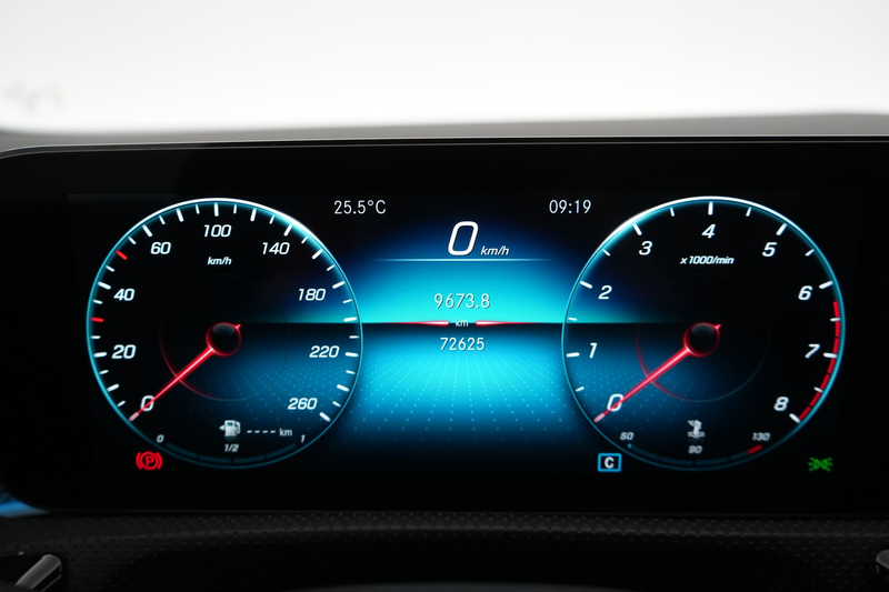 Mercedes-Benz CLA 180 SB Business Solution Luxury LEDER/CUIR LED GPS PDC — photo 14