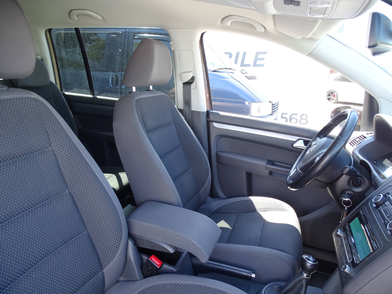Volkswagen Touran Comfortline **AHK / SCHECKHEFT / 1-HAND** — photo 8