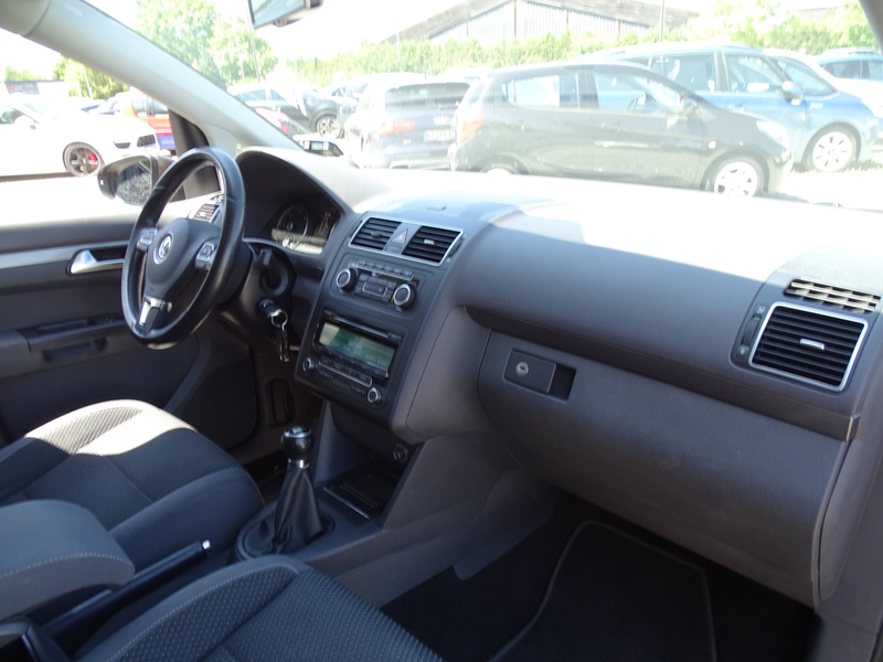 Volkswagen Touran Comfortline **AHK / SCHECKHEFT / 1-HAND** — photo 7