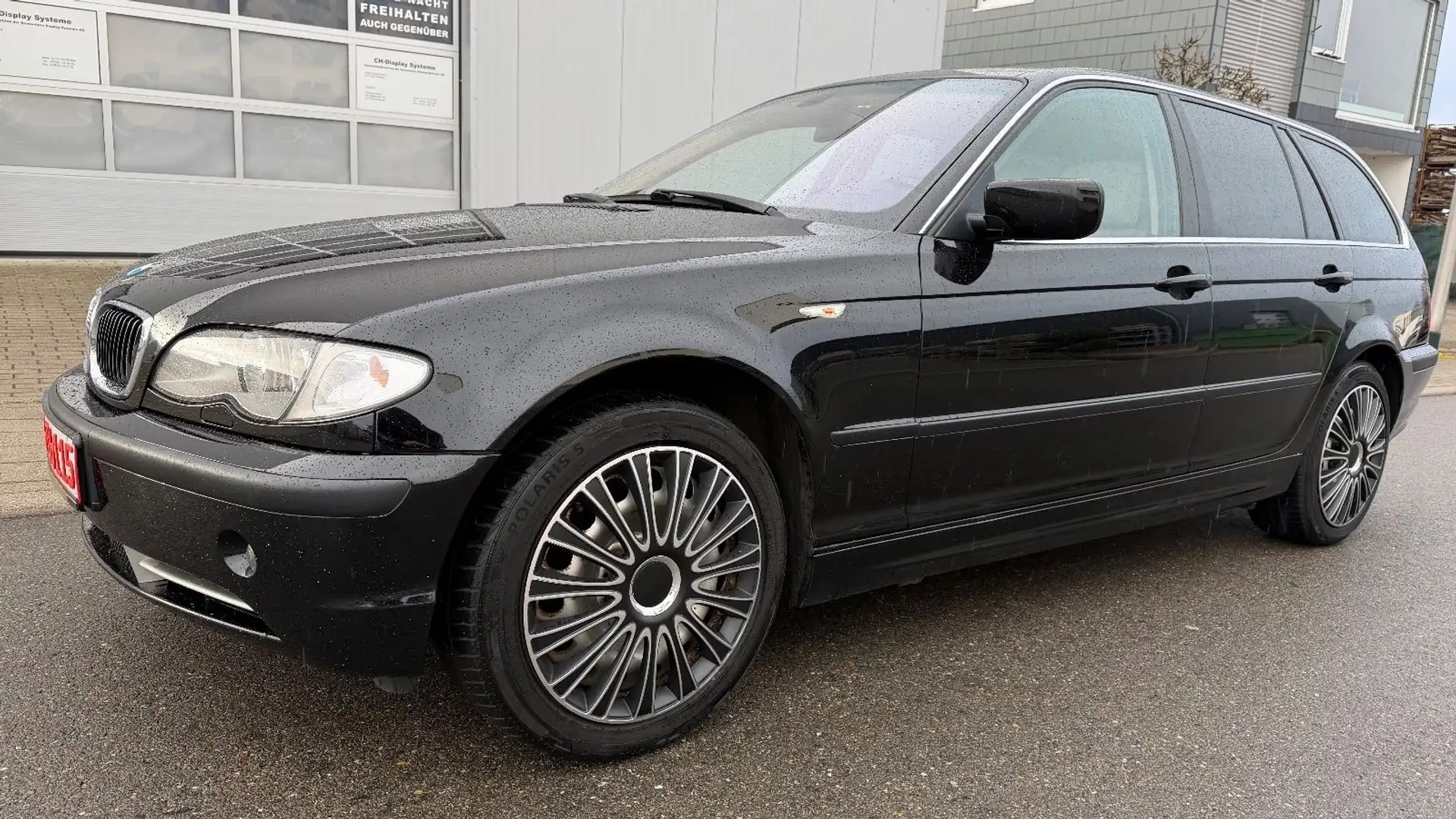 BMW 330 xi 4X4 X-DRIVE AUTOMATIK TÜV,1-HAND,STANDHEIZ Schwarz - 1