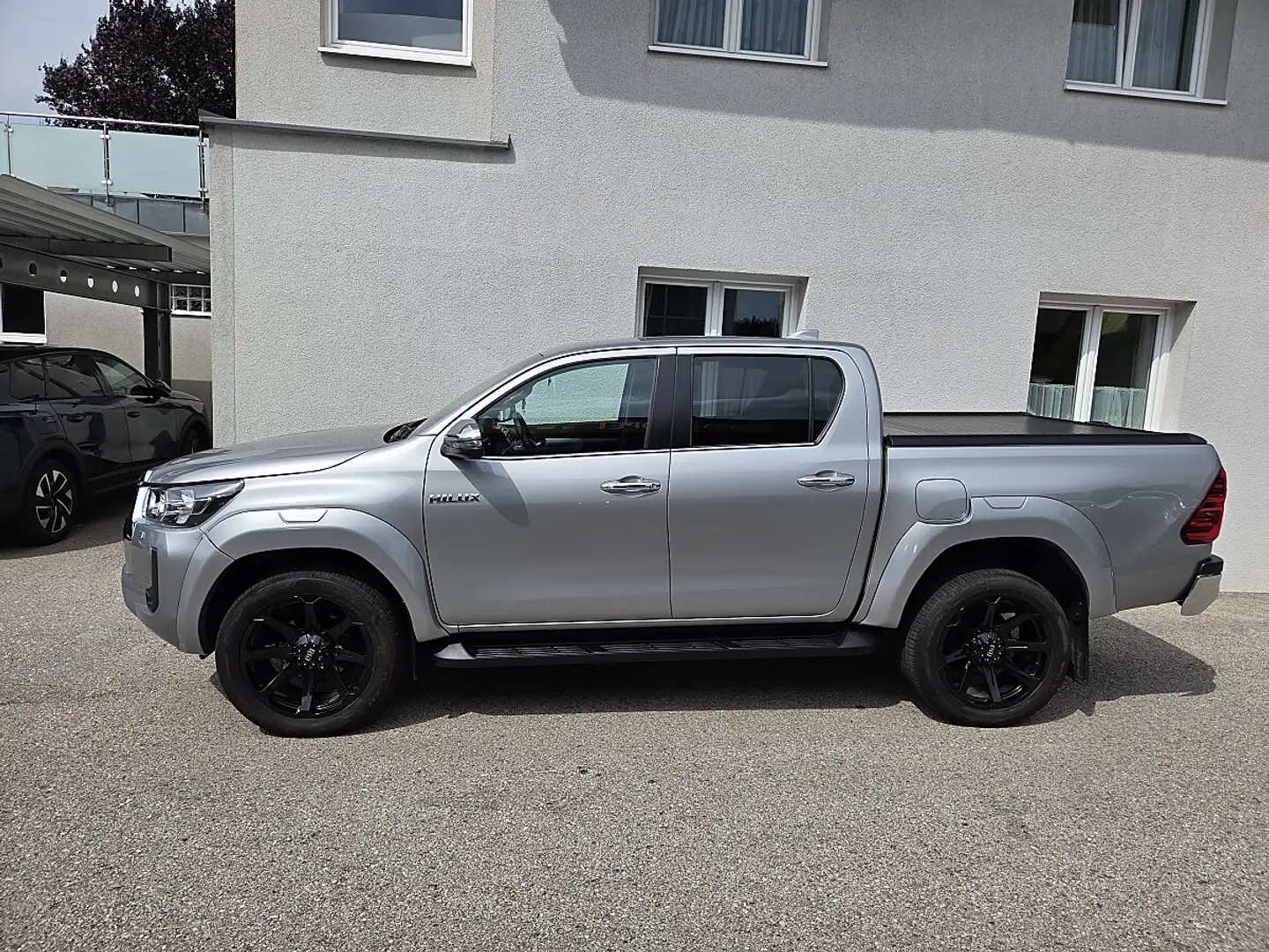 Toyota Hilux DK Active 4WD - PRIVATVERKAUF - mit vielen toll... Grau - 2