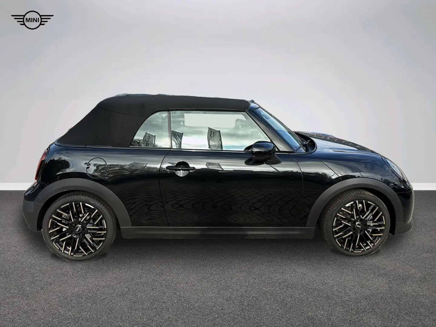 MINI Cooper C Cabrio Favoured Trim Noir - 2