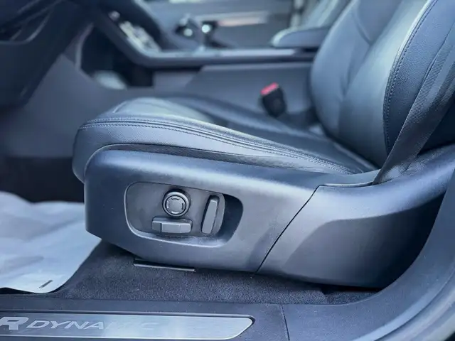 Land Rover Range Rover Evoque view 25