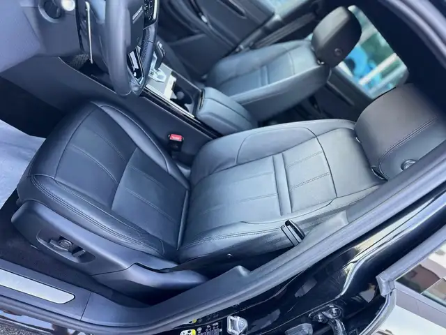 Land Rover Range Rover Evoque view 26