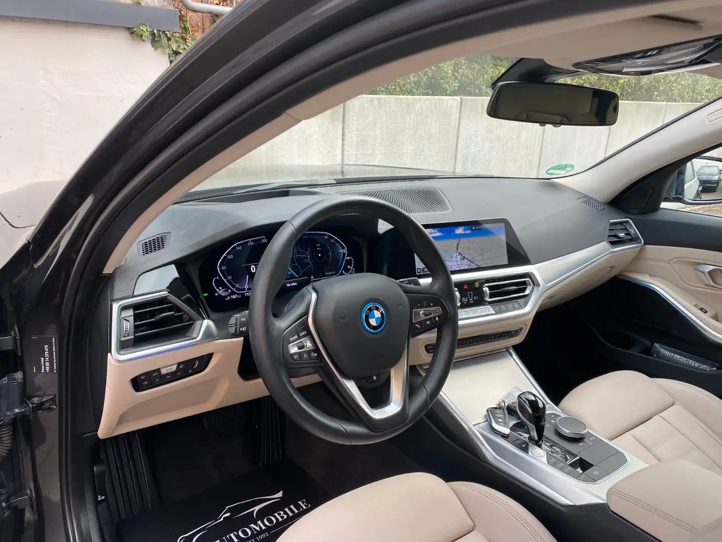 BMW 330 e M Sport AHK*Laser*HiFi*Head-Up*LiveCockpit Grau - 2