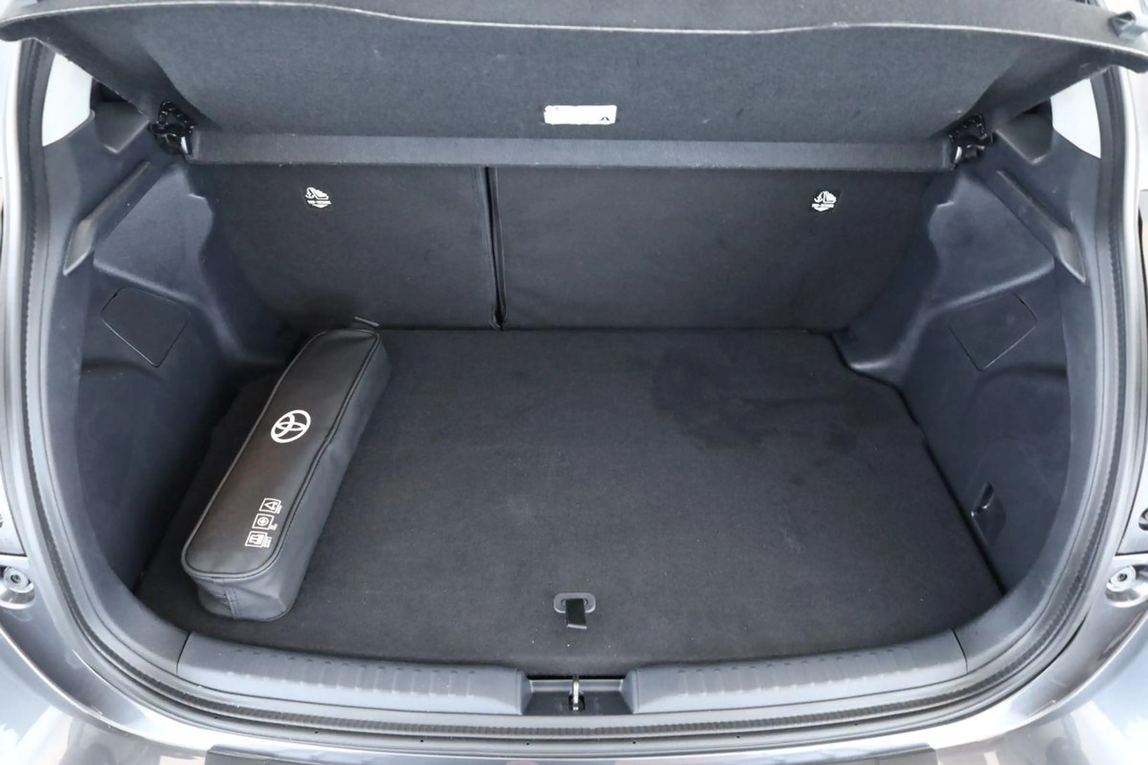 Toyota Yaris Hybrid 116 Teamplayer LED App SHZ Key Kam — photo 10