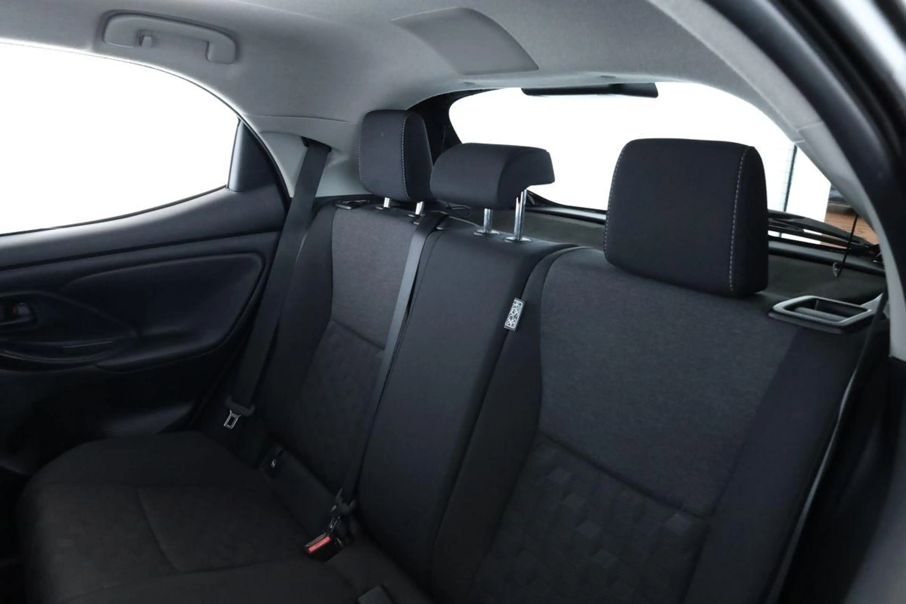 Toyota Yaris Hybrid 116 Teamplayer LED App SHZ Key Kam — photo 14