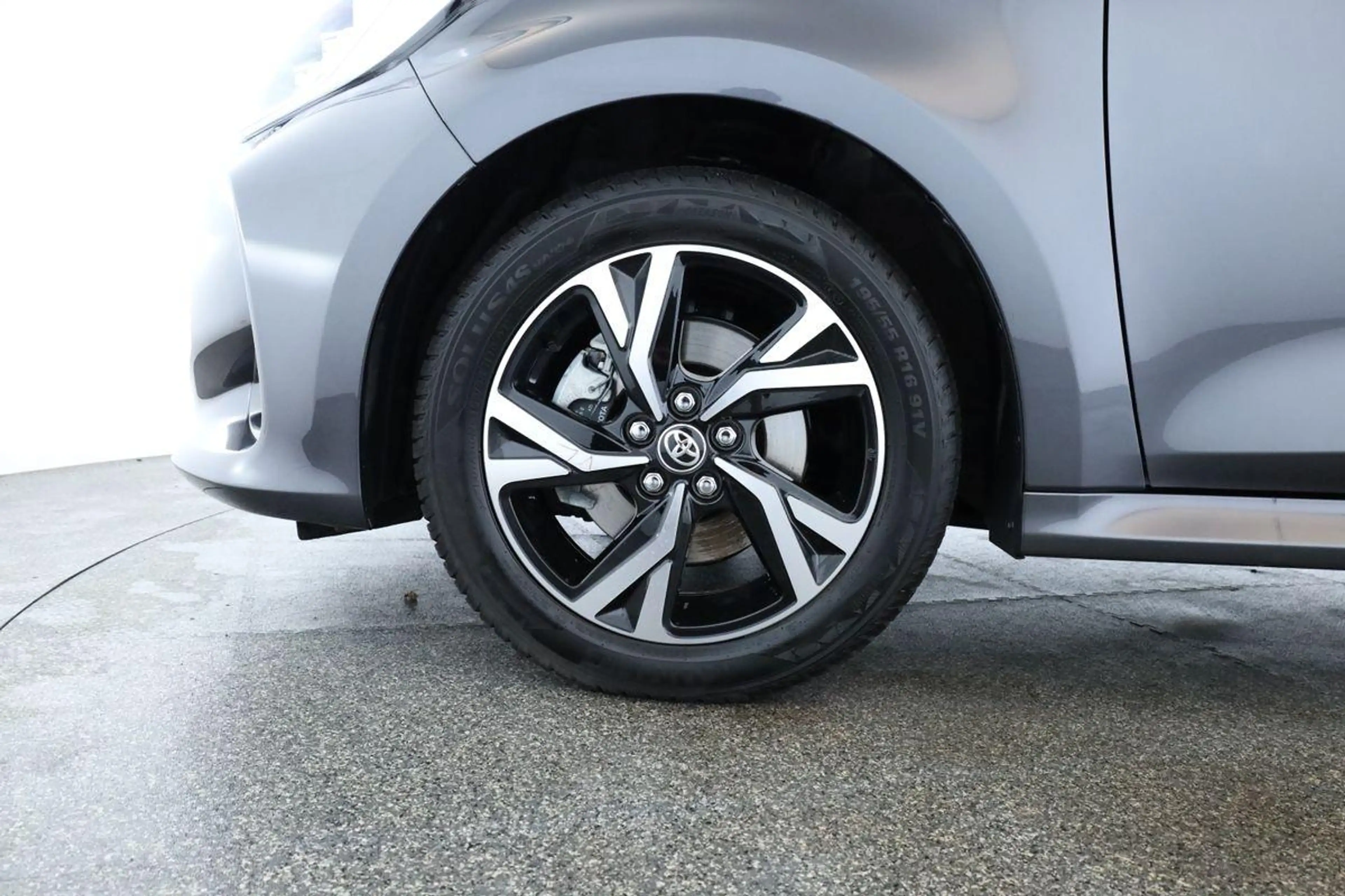 Toyota Yaris Hybrid 116 Teamplayer LED App SHZ Key Kam — photo 7