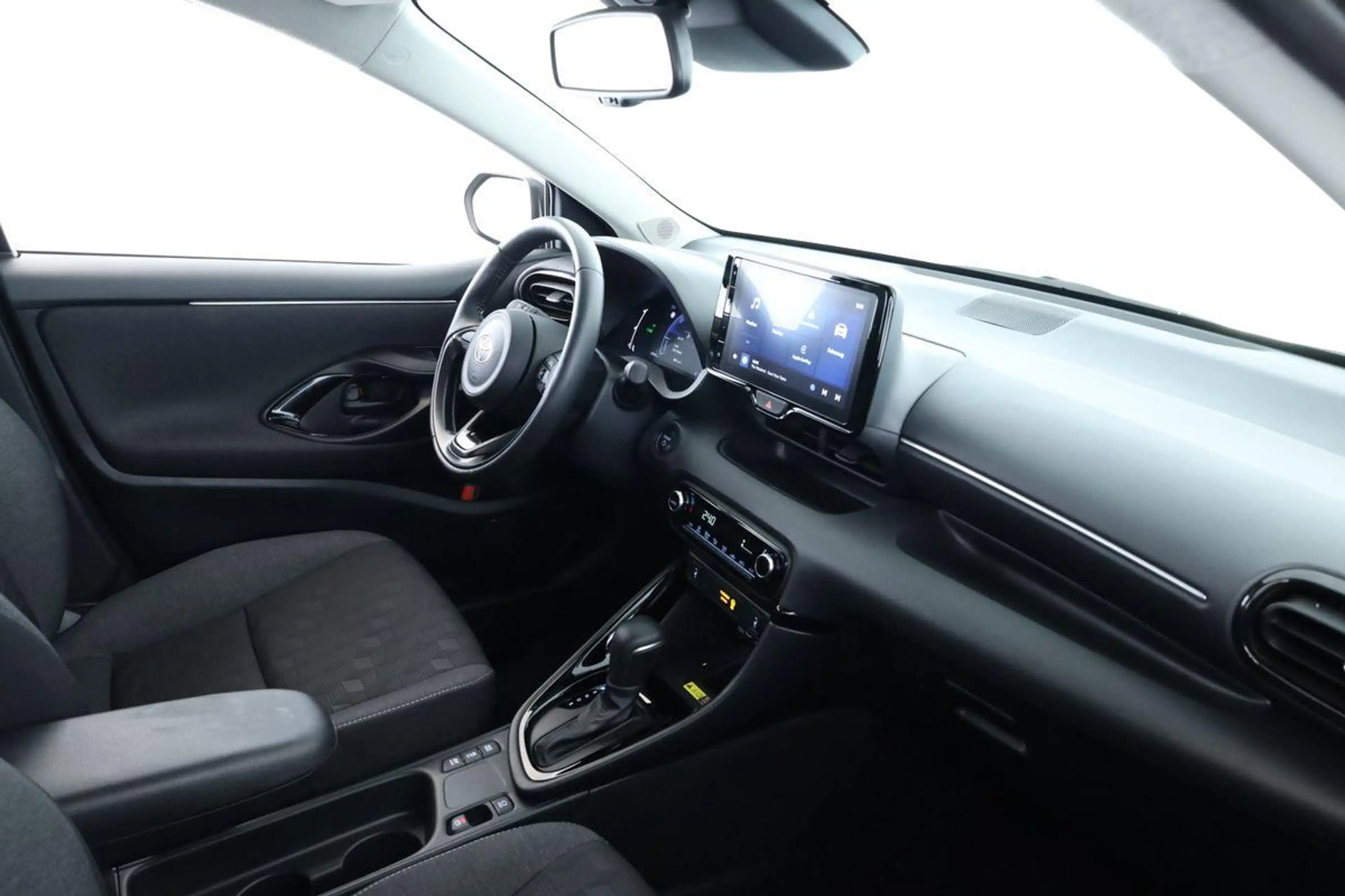 Toyota Yaris Hybrid 116 Teamplayer LED App SHZ Key Kam — photo 12