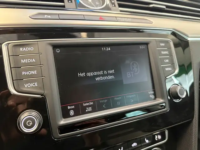 Volkswagen Passat view 19