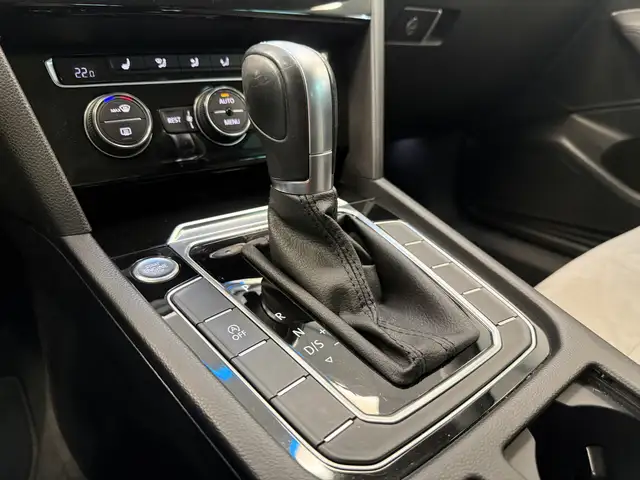 Volkswagen Passat view 15