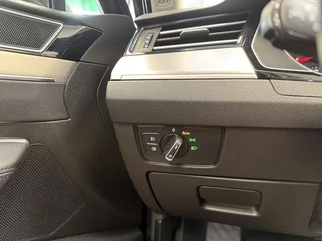 Volkswagen Passat view 13