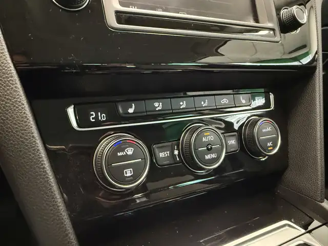 Volkswagen Passat view 16