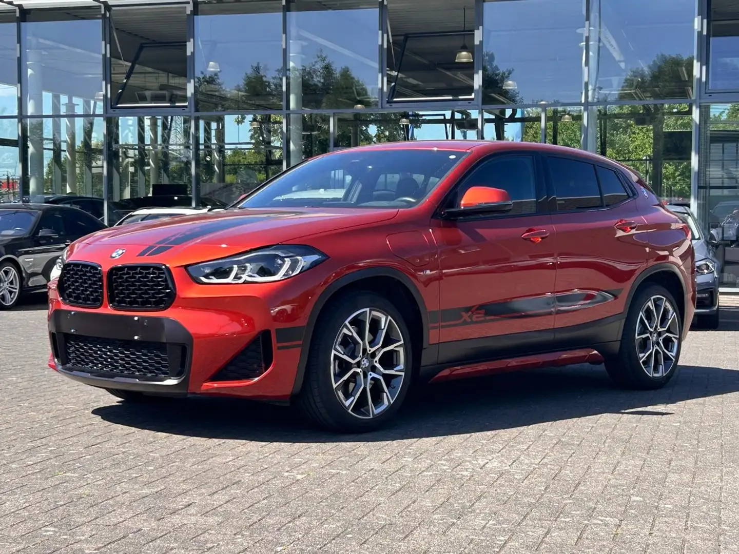 BMW X2 xDrive25e Edition M Mesh / Leder / Rückfahrkam. Arancione - 1
