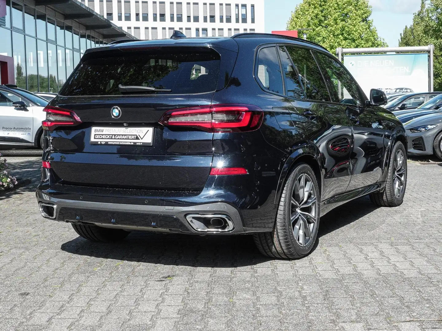 BMW X5 xDrive30d M-Sport.Pano,7-Sitzer,AHK, Schwarz - 2