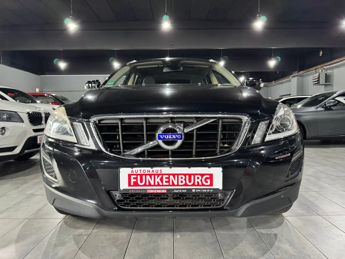 Volvo XC60 Summum AWD PANO/AUT/LEDER/NAVI/XENON Negro - 2